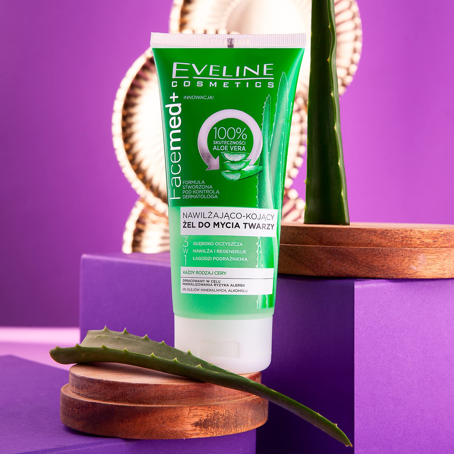 Eveline Cosmetics Facemed+ Hydrating and Soothing Facial Cleansing Gel with Aloe Vera, D-Panthenol, Vitamins A & E - Image 2