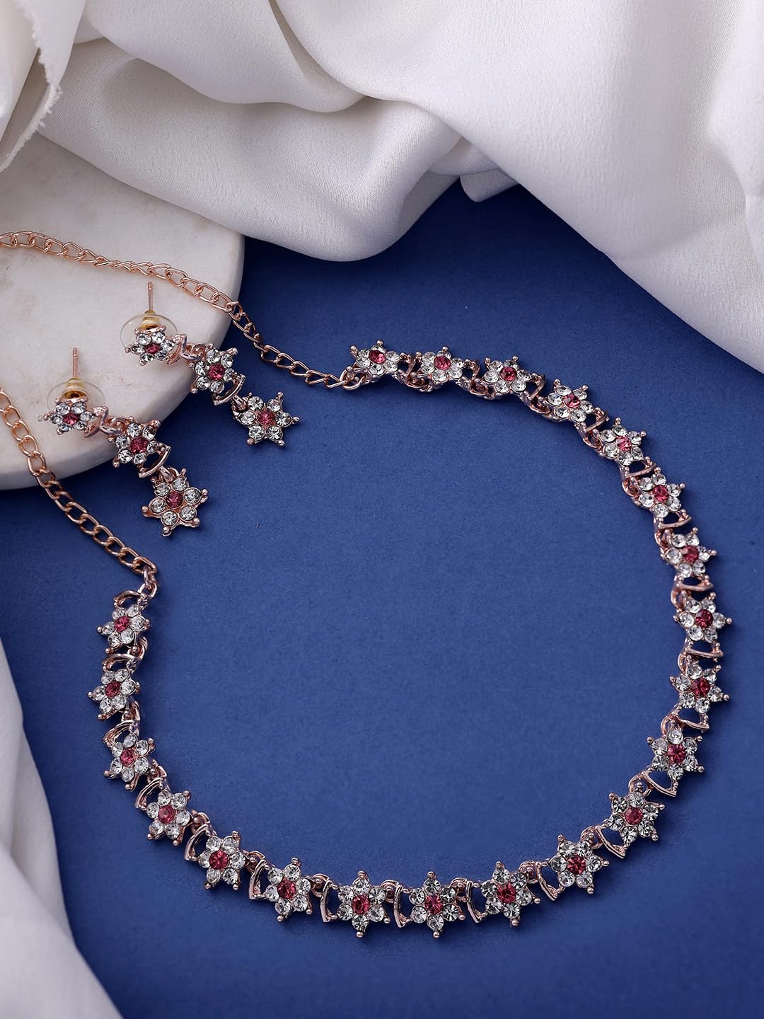 Samyuktha Kwiatowy fantazyjny naszyjnik choker zestaw dla kobiet - różowe złoto, metal, bez kamienia szlachetnego, Metal, Bez kamieni szlachetnych