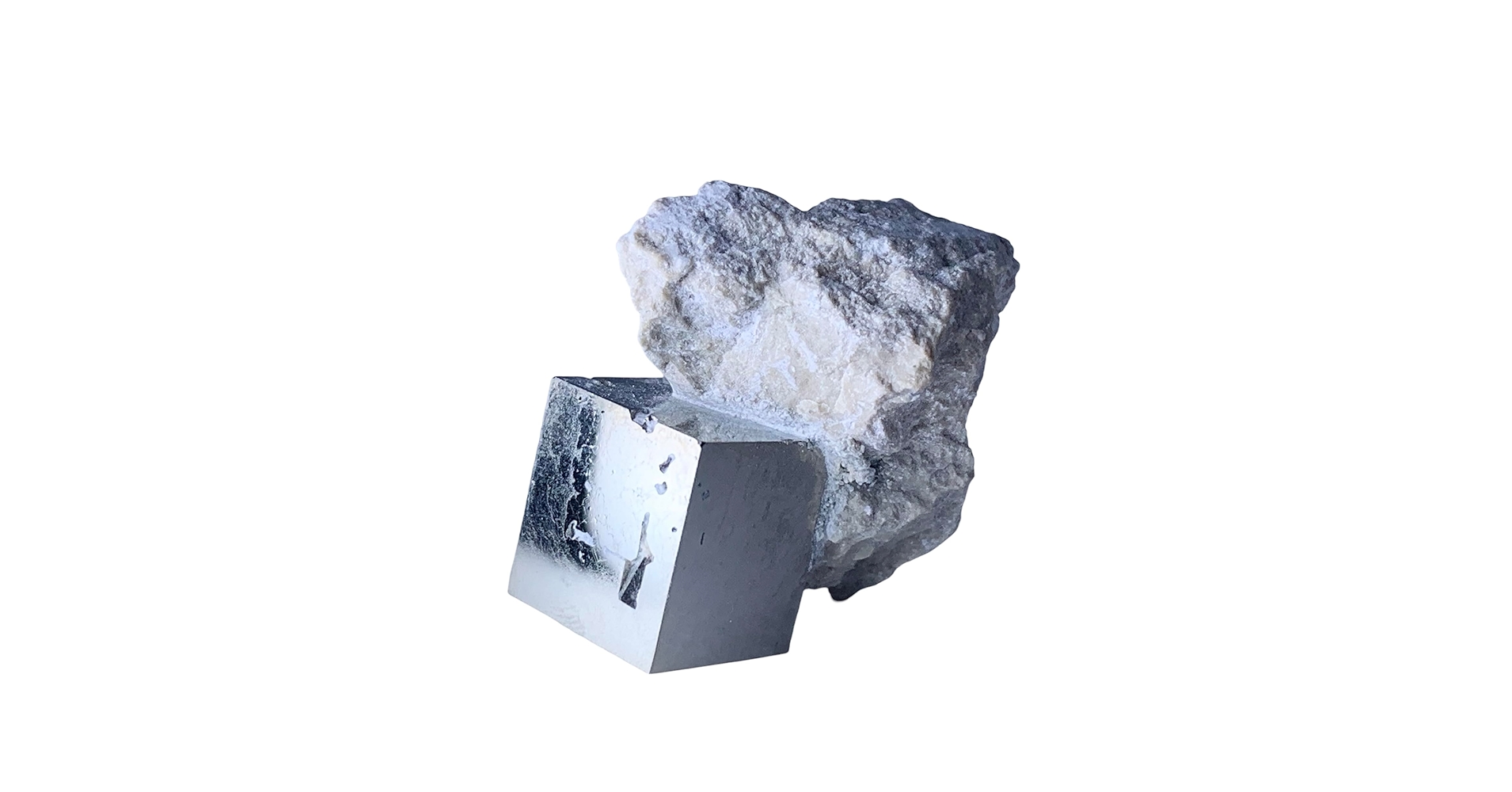 Amazon.co.jp: No.k217 黄鉄鉱結晶 母岩付 現品販売 立方体