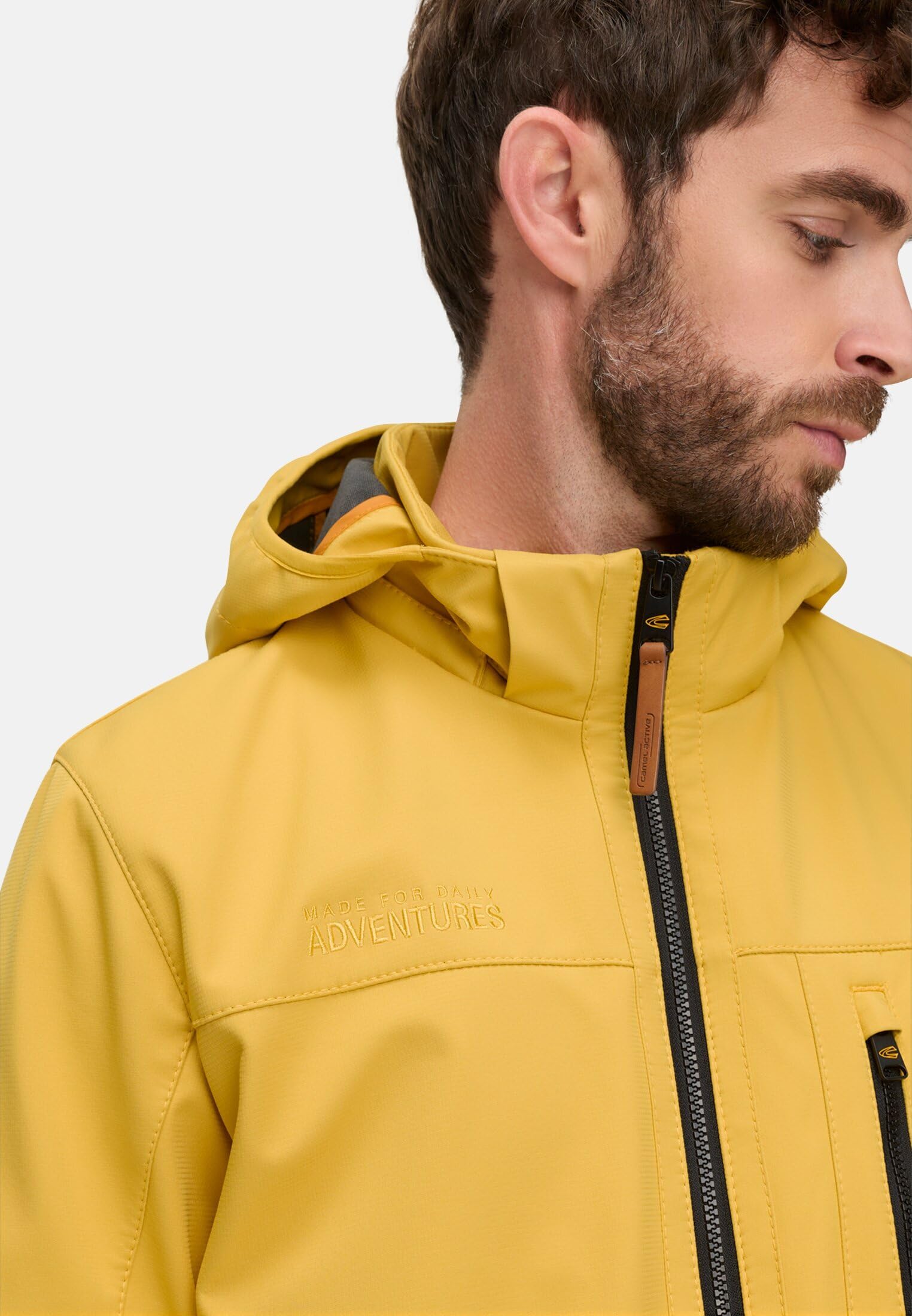 camel active Herren Softshelljacke mit Kapuze | Softshelljacke mit abnehmbarer Kapuze | wasserabweisend und winddicht