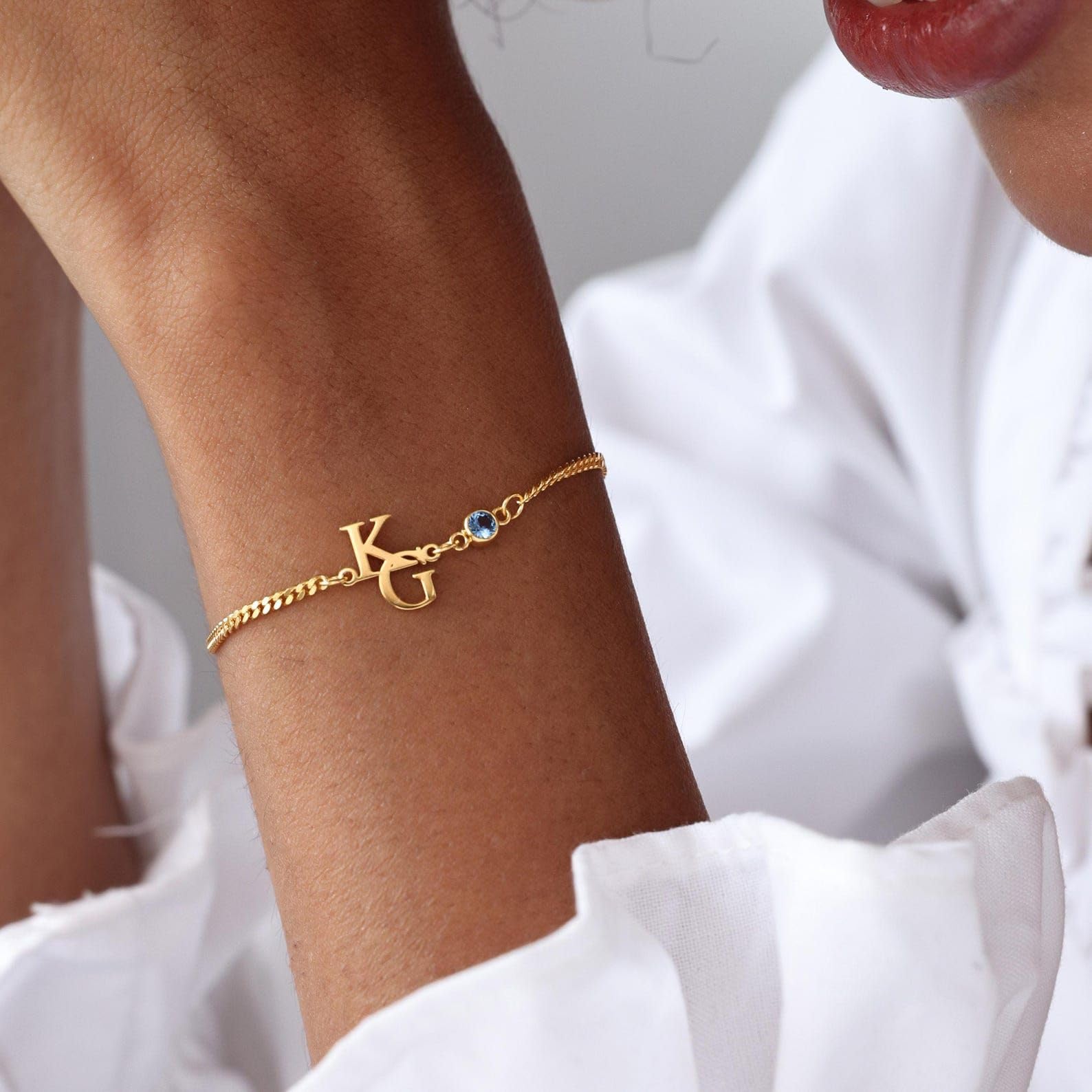 Pulsera con piedra de nacimiento y inicial en plata de ley 925