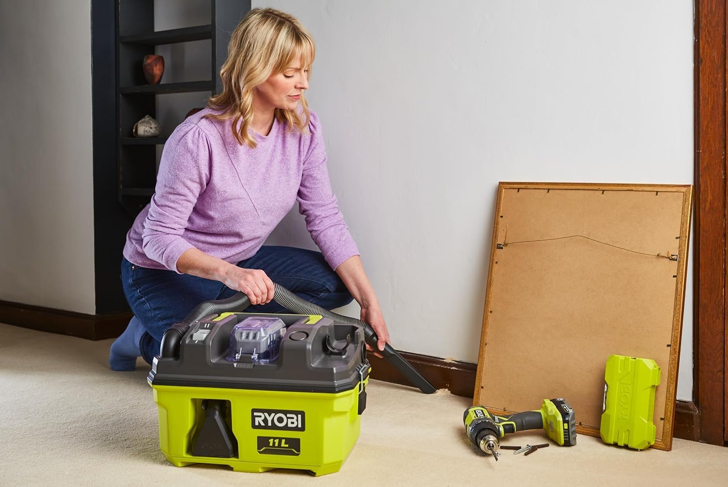 RYOBI RV1811, Aspiratore Portatile a Batteria 18V ONE+, Soffiatore a Valigetta con Capacità di 11 Litri, 1500 l/min di Flusso d'Aria, Leggero e Compatto, Batteria non Inclusa