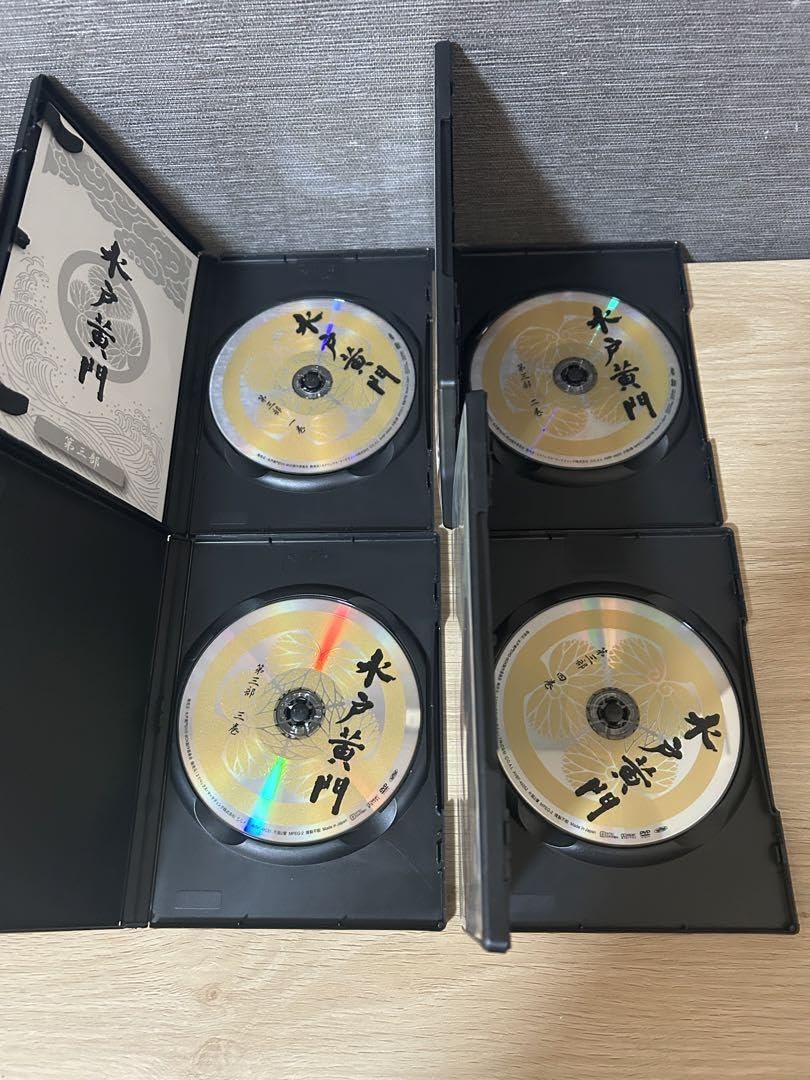 Amazon.co.jp: 水戸黄門 DVD-BOX 第三部〈7枚組〉 : おもちゃ
