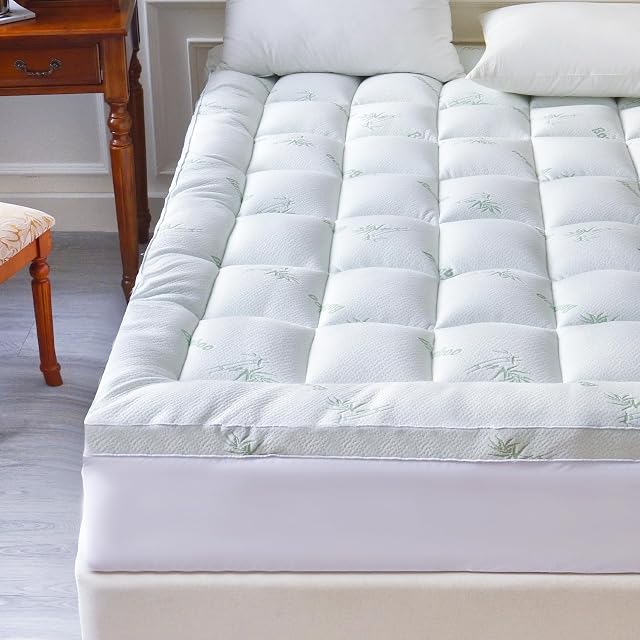 oaskys Full Size Mattress Topper - Cooling Extra Thick Viscose Made from Bamboo Mattress pad - Soft Breathable Quilted Fitted Mattress Cover with 900 GSM Down Alternative Fill
