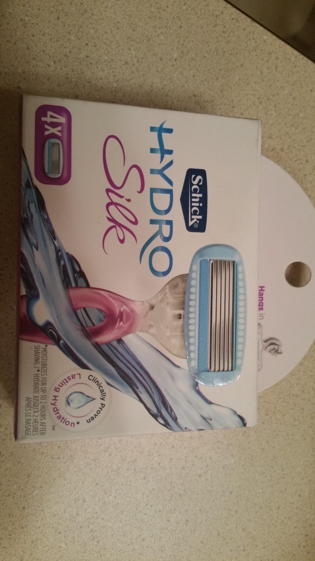 Schick Hydro Silk Moisture Razor Blade Refills, 4 Count | 5-Blade Moisturizing Razors for Women | Womens Moisturizing Razor Refills