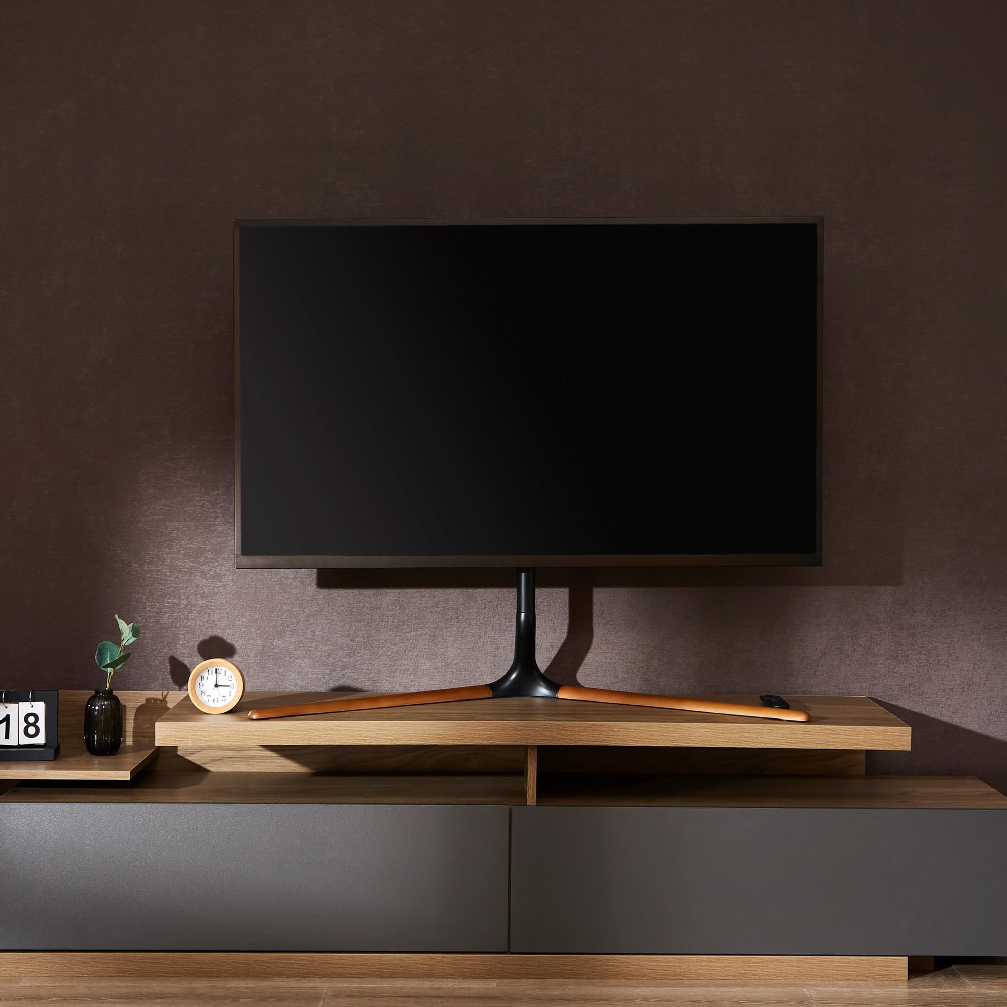 pro.tec TV-Standfuß Ystad Fernsehhalterung für Bildschirme bis zu 65 Zoll und 40kg Monitorhalterung schwenkbarer TV-Ständer 76,5x97x35cm VESA von 200x200 bis 400x400mm