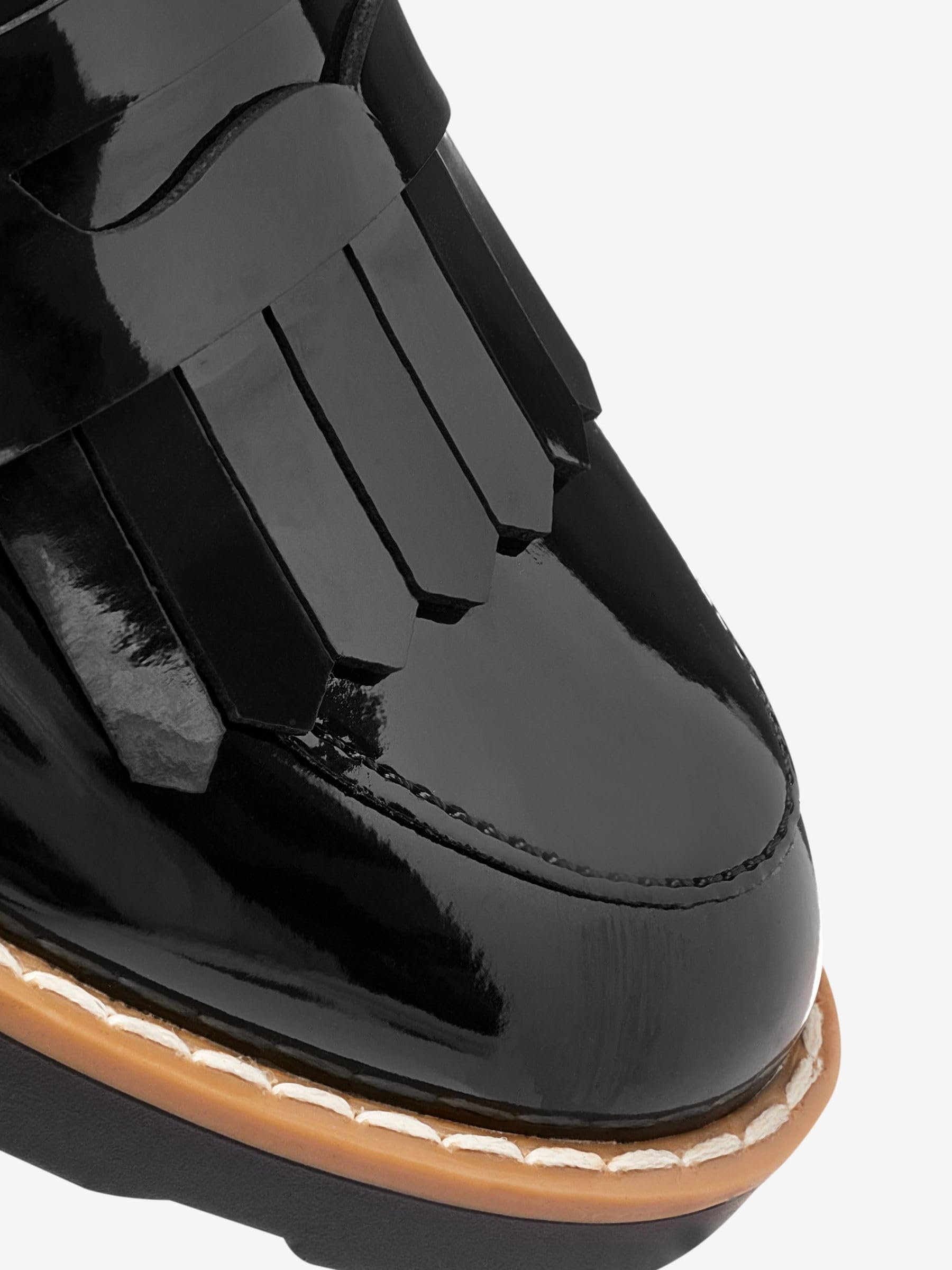 NEXT Fille Mocassins d’école à Glands - Pointure étroite (E)