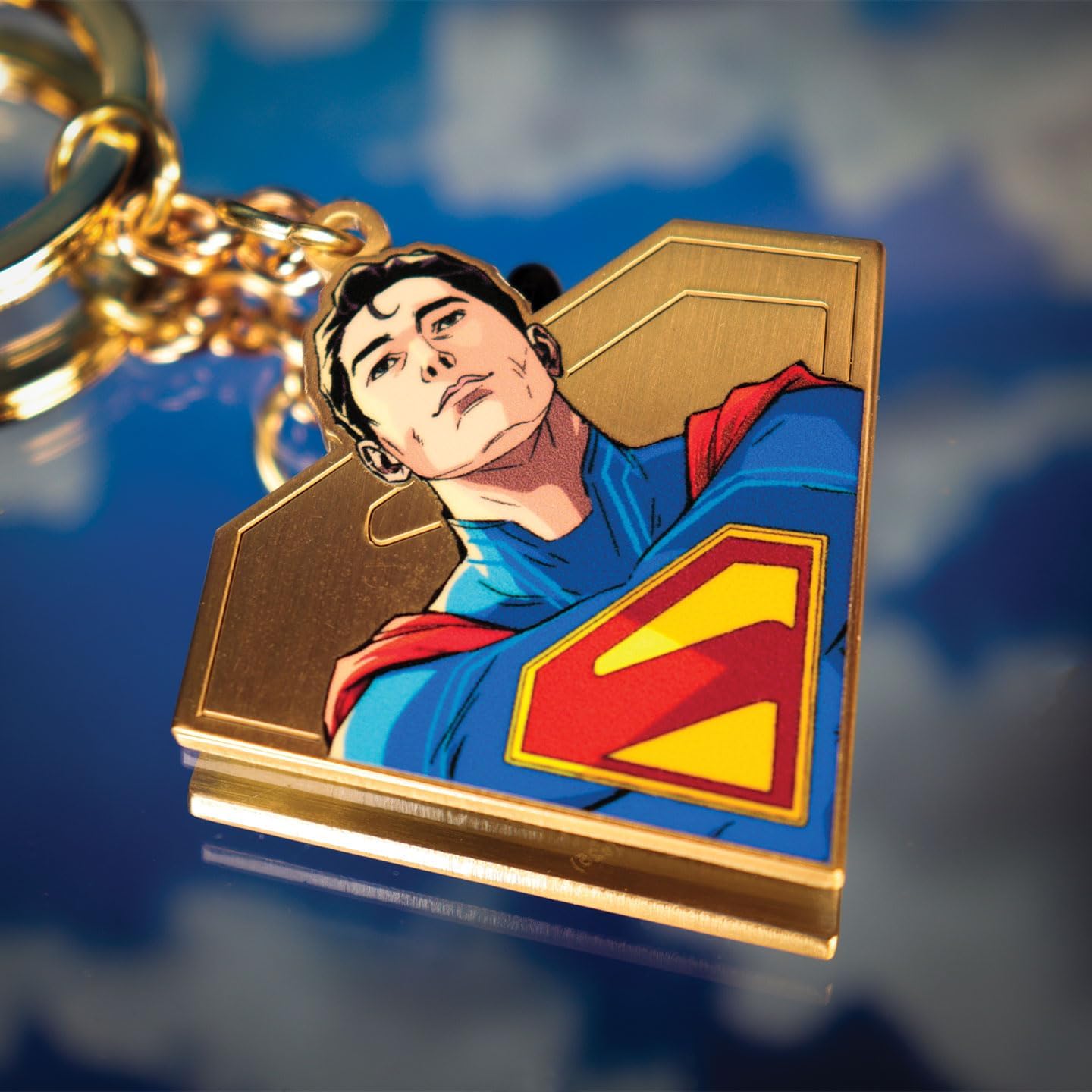 DC Comics Superman 2025 Movie Keyring - Limited Edition Metal Keychain - Official DC Superhero Collectible for Fans, Film Fans & Comic Book Lovers