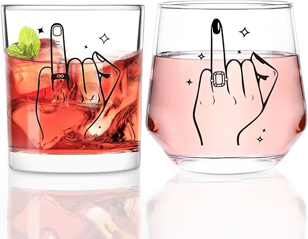Futtumy Ring Finger Wine Glasses and Whisky Glasses, Wedding Gifts for Couples, Bridal Shower Gifts, Engagement Gift, Bride and Groom Gift, Engagement Present for Couples Mr. Mrs. His Hers