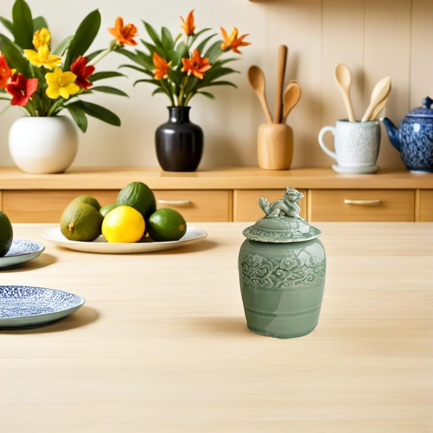 Ceramic Tea Canister Antique Chinese Style Loose Leaf Tea Storage Jar with Seal Lid, Porcelain Dragon Embossed Kitchen Canister for Home Moisture-proof Food Storage