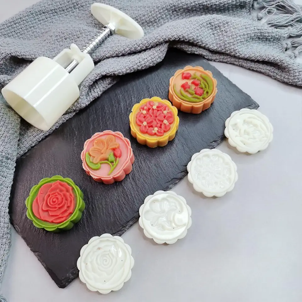 Kit Ejetor 3D Max Cortador Molde Marcador Pasta Americana Brigadeiro Max Carimbo Flor Flores com 1 Ejetor e 4 Marcadores