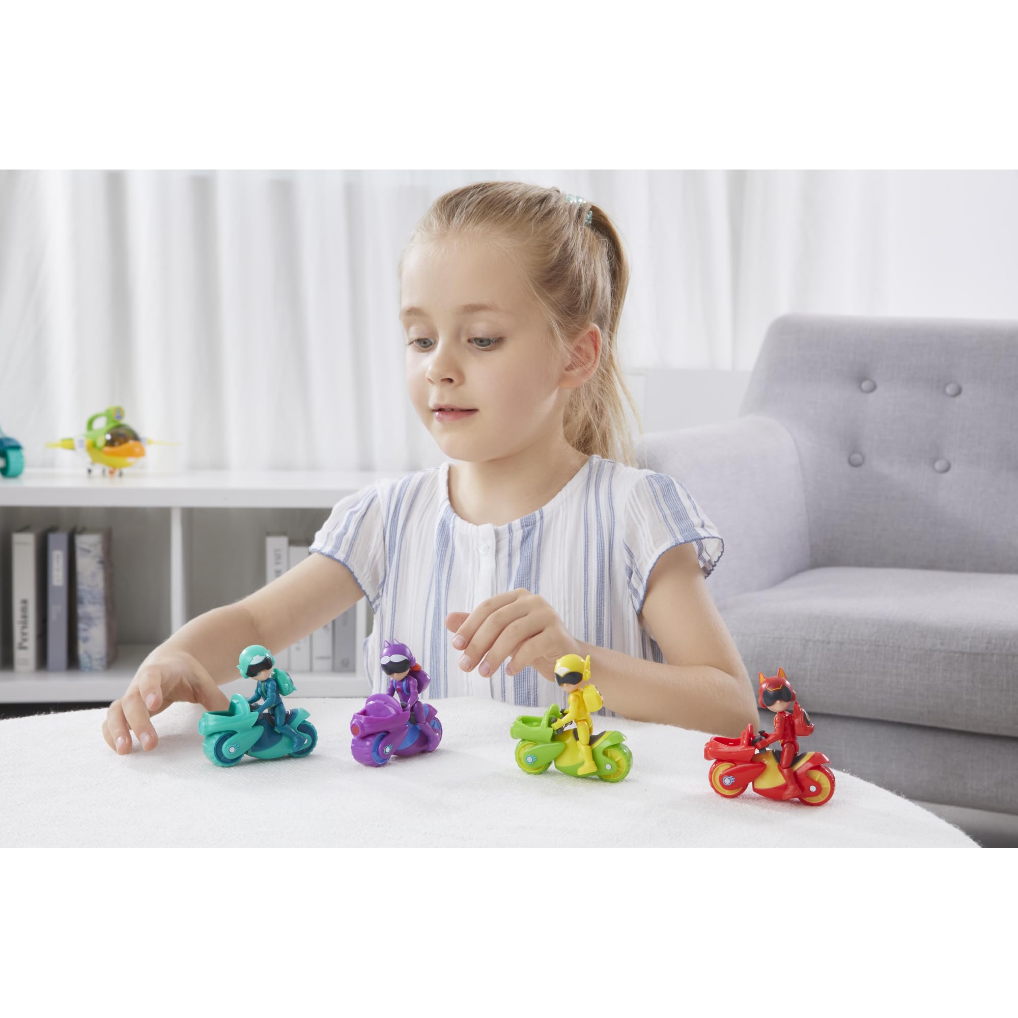 AlphaToys Petronix Defenders EU820020 - figurka Emma & Pet Kitt-10, figurka do zabawy dla dzieci o wielkości ok. 8 cm z towarzyszem zwierząt, w zestawie z telefonem dla zwierząt domowych i plecakiem