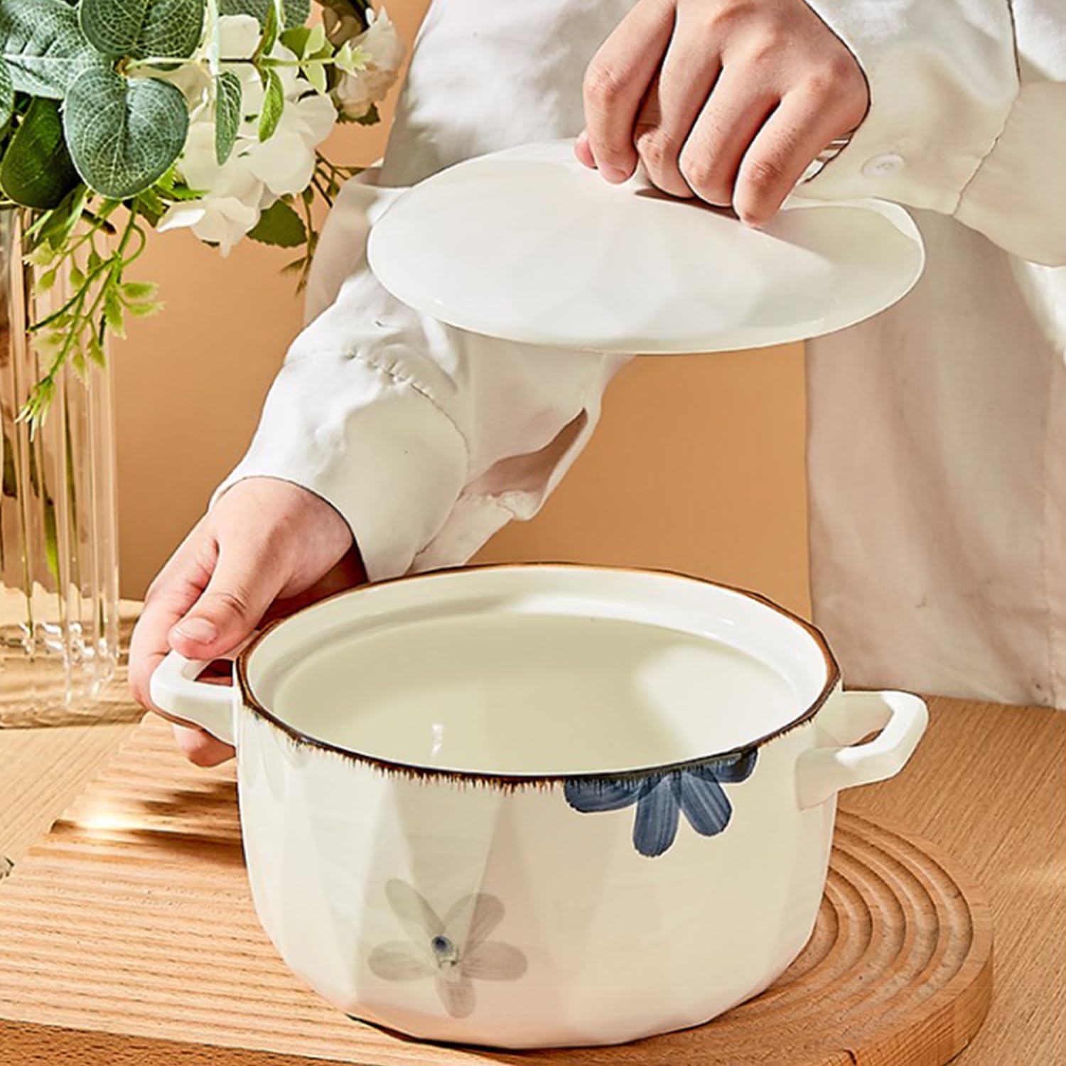 Suppenschüssel mit Deckel, große Ramenschüssel, Keramik, Instant-Nudelschüssel, mikrowellengeeignet, große Suppentasse (weiße Blume, 1600 ml)