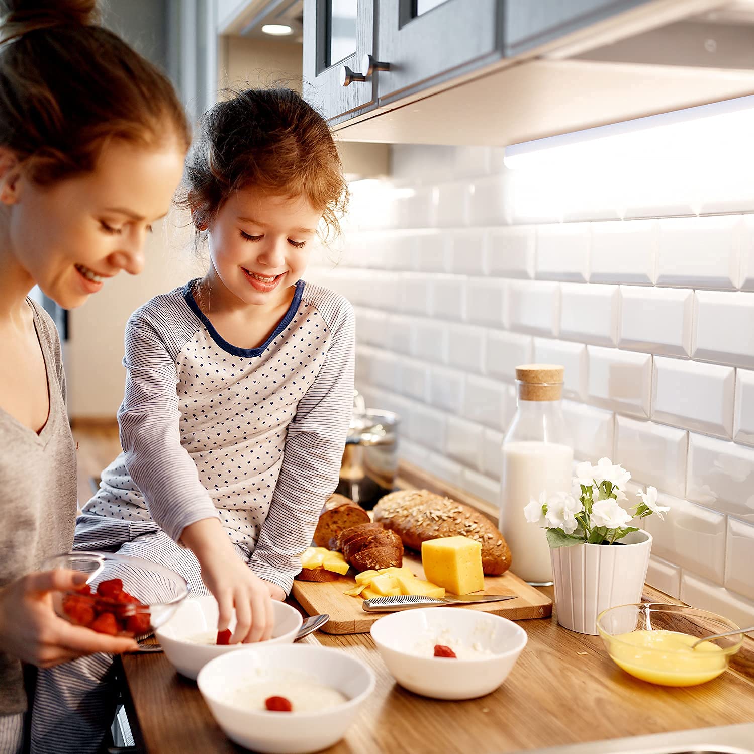 DA LIGHT Luce LED per armadi 14W 87,5cm 1250lm 4000k bianco neutro Luce bianca super luminosa per armadi da cucina Vetrine Estendibile con sistema a innesto (3 pezzi)