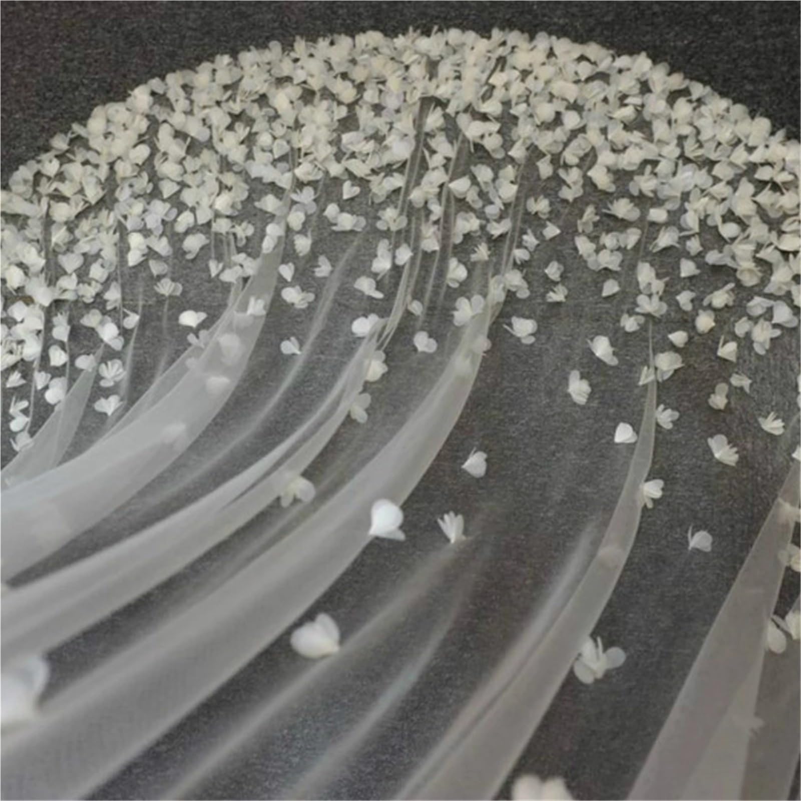 Elfenbeinfarbener Kathedralen-Hochzeitsschleier, 1-lagiger Brautschleier mit 3D-Blumenspitze und Blütenblättern, eleganter Schleier mit Kamm