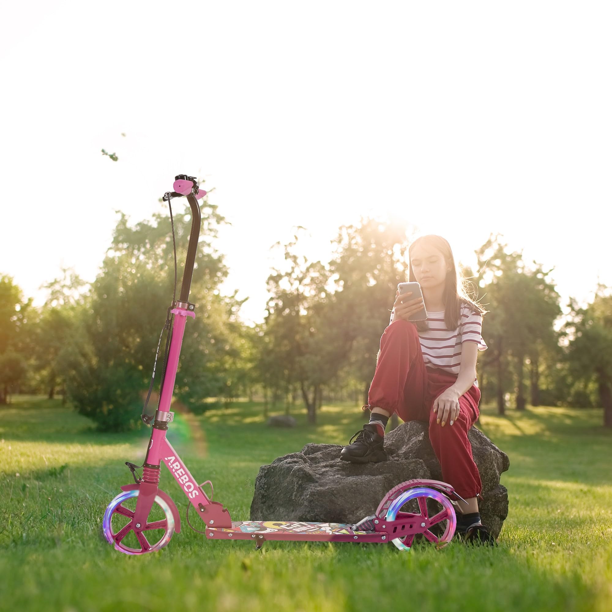 Arebos City Scooter Plegable Regulable en Altura con Ruedas LED y Freno de Mano