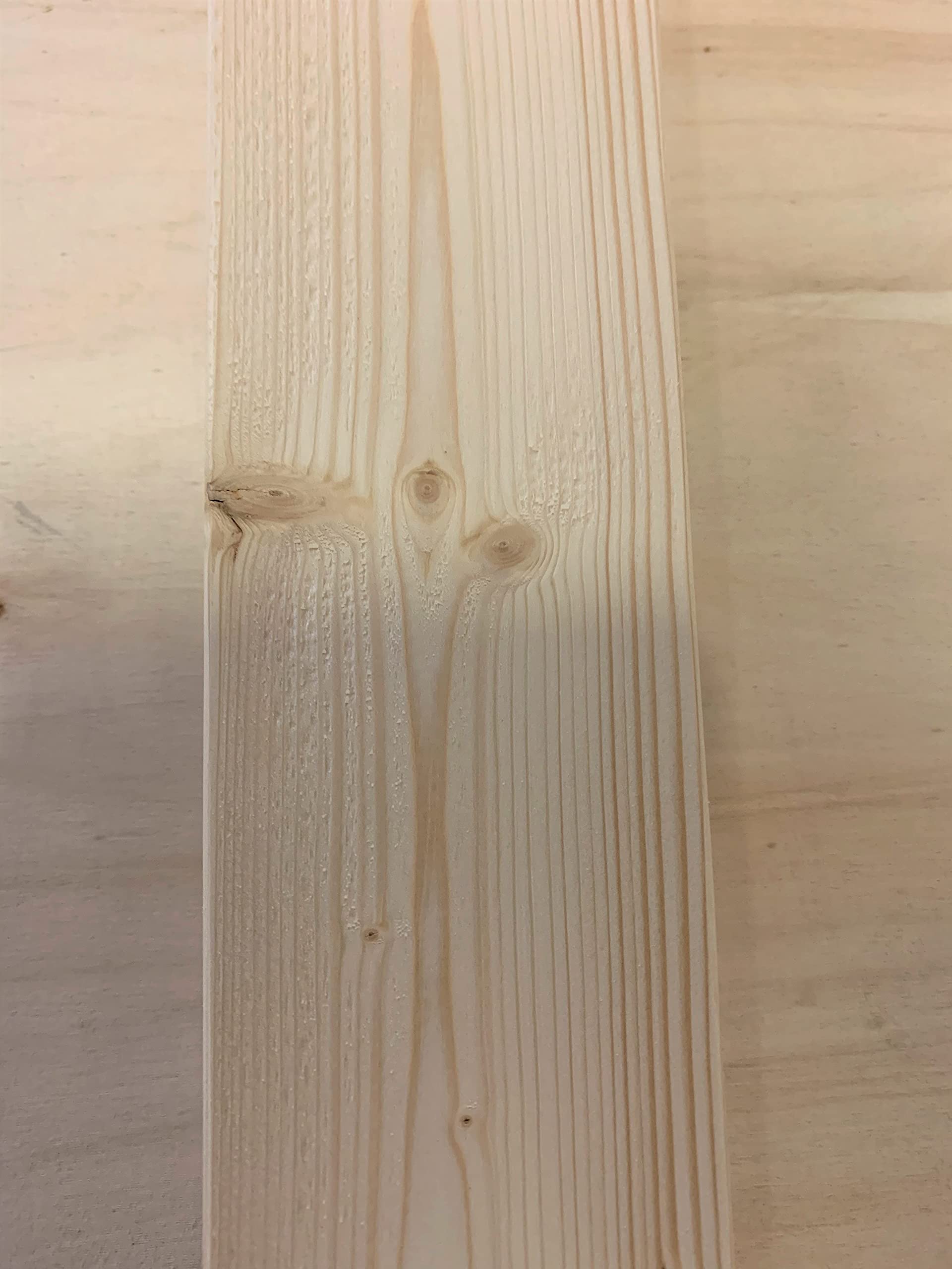 Travetto in legno di abete piallato quattro lati non trattato mm.60x80x3000 pz.2 lunghezza mt. 3,00 (totale confezione mt. 6,00). Made in Italy.
