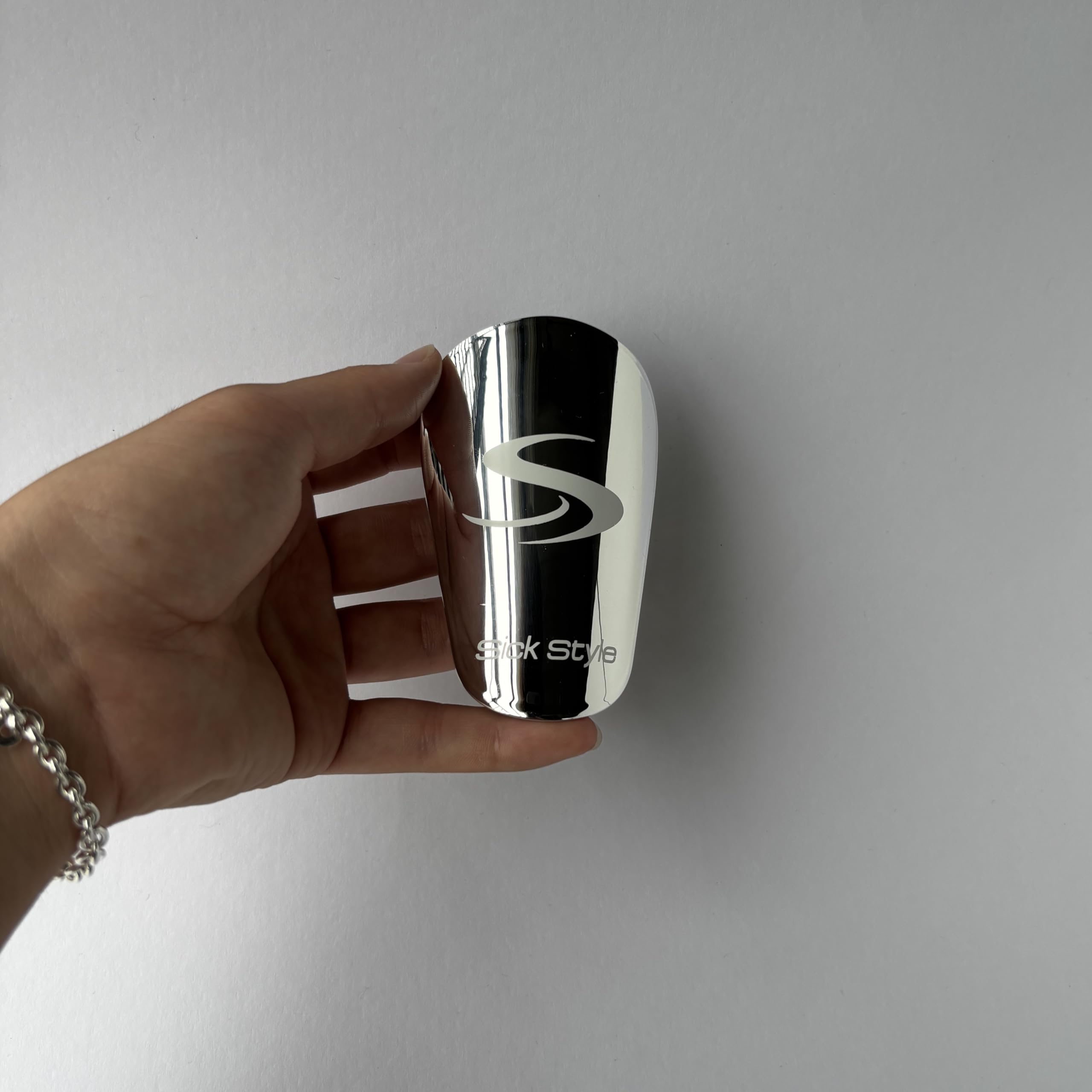 Amazon | 【プロ選手注目レガース】極小シンガード SICKSTYLE サッカー