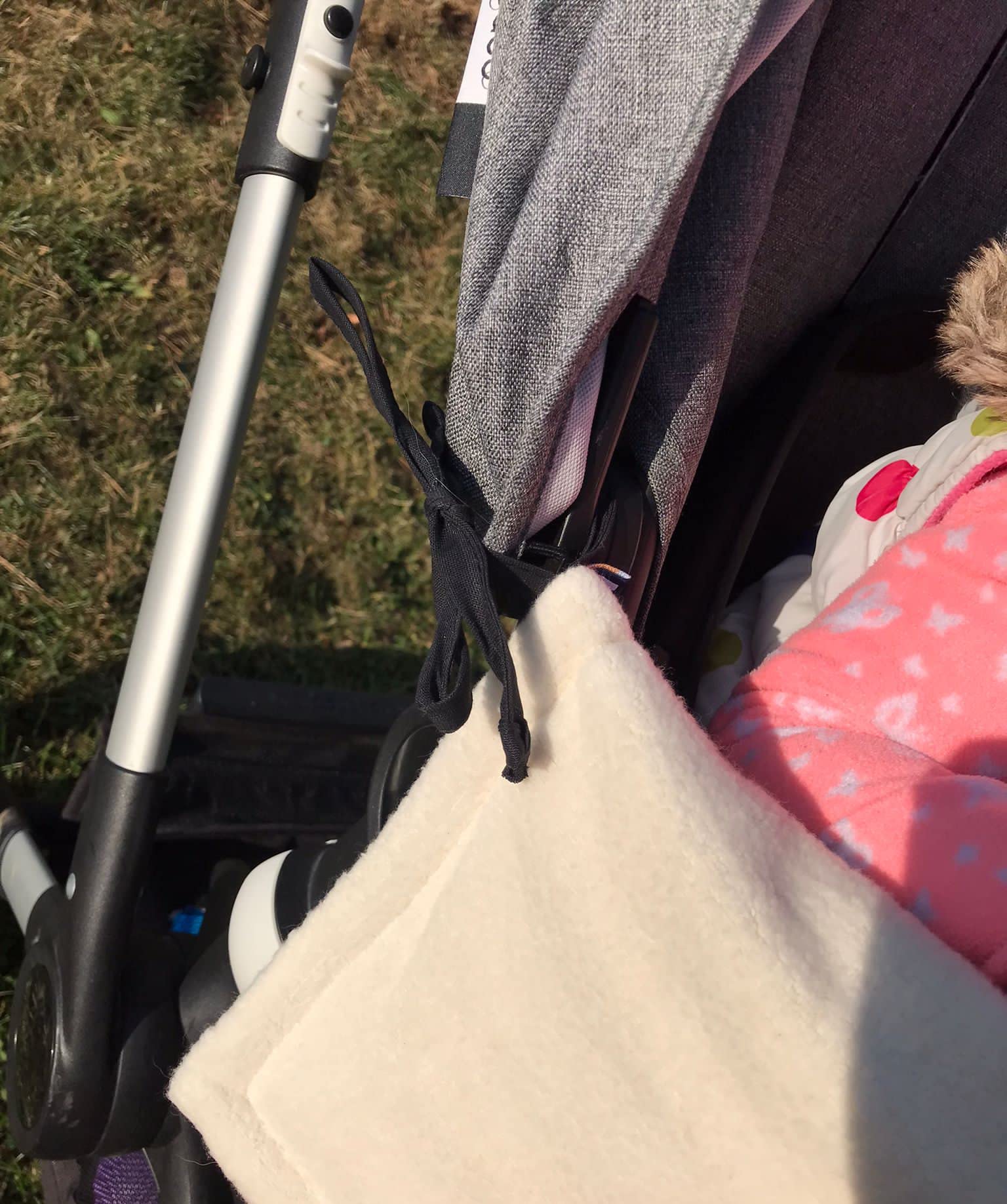 Wasserdichte, warme Decke für den Kinderwagen, Buggy, Jogger (Hellgrau/Bio-Baumwolle)