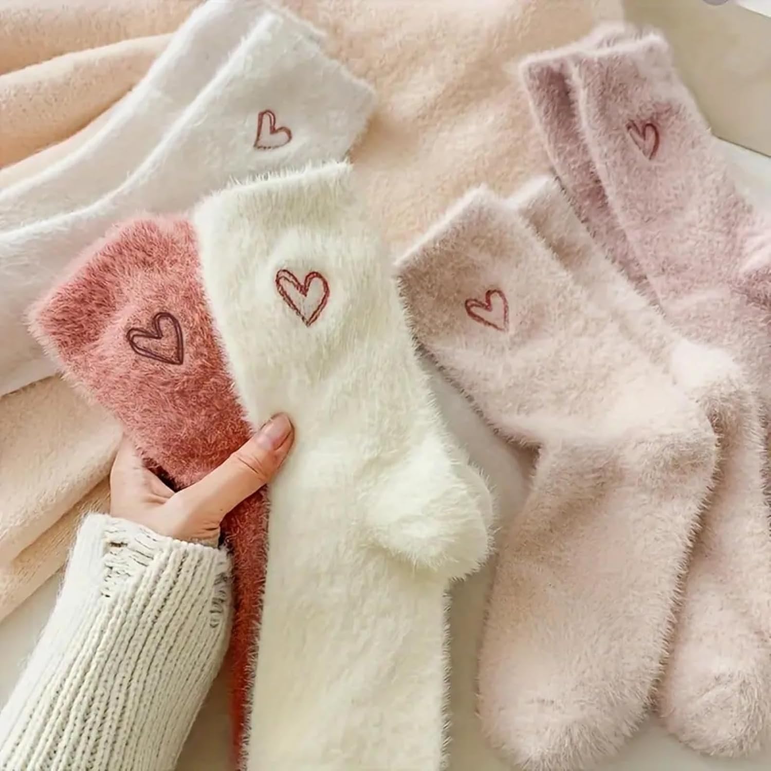 5 Pairs Women's Fluffy Heart Embroidery Mid-Crew Socks, Perfect Valentine's Day Gift, Warm Winter Socks for Home, (US 6-9)