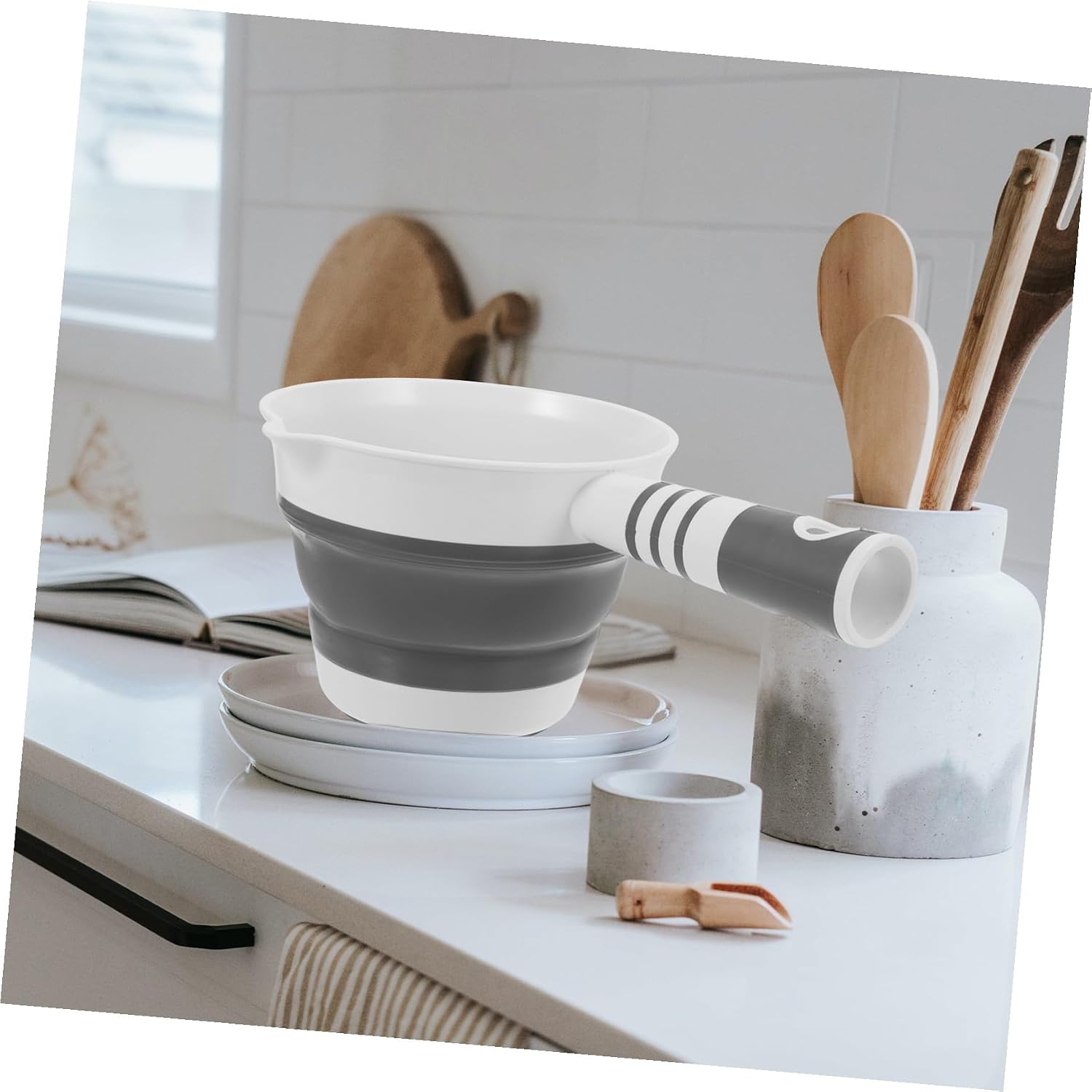 Ciieeo 1pc Foldable Water Scoop Multifunctional Kitchen Water Ladle Space-saving Design with Hanging for Fruits Vegetables and Easy Serving