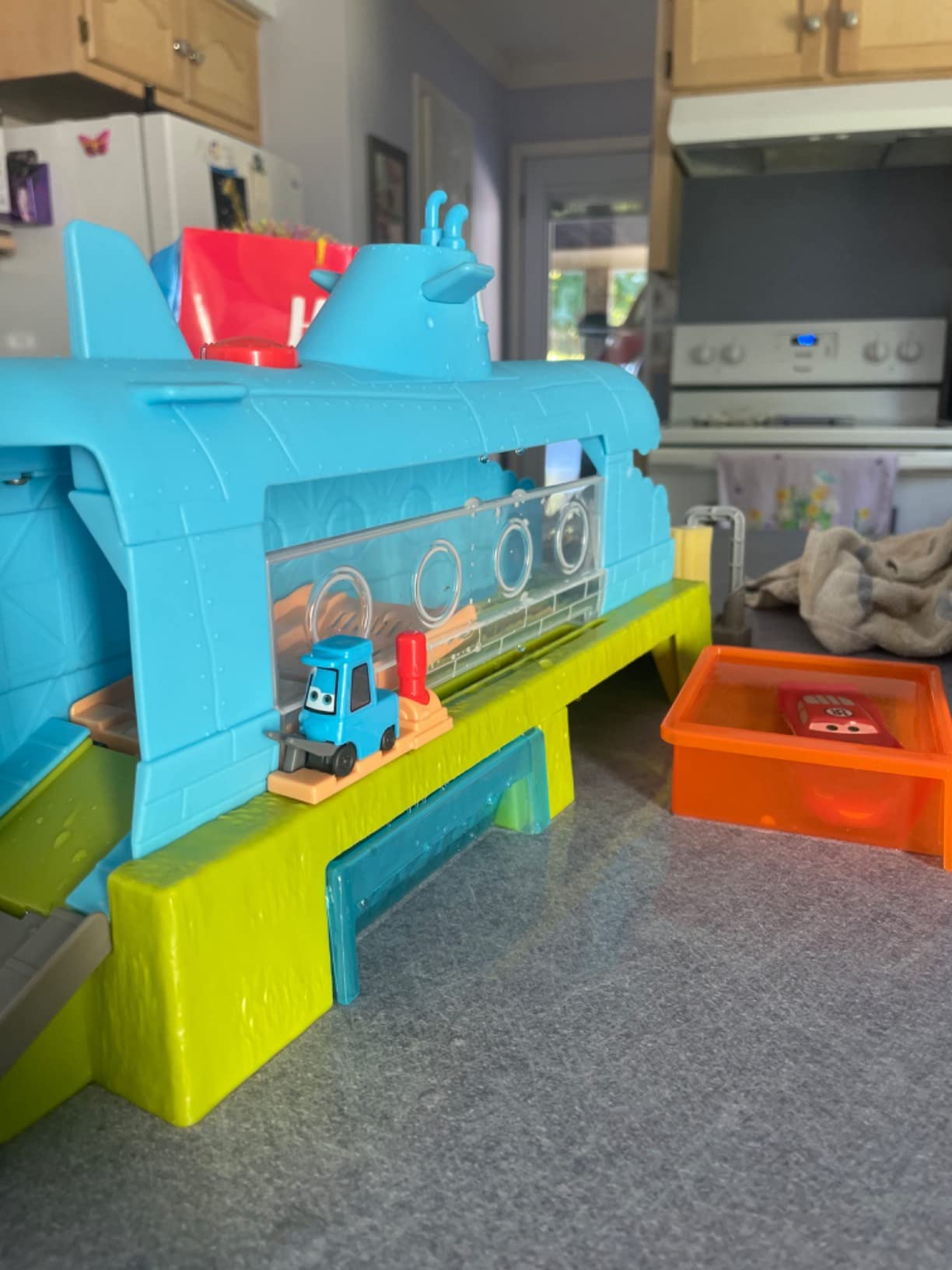 6/mo Finance Disney and Pixar Cars Toys, Submarine Car Wash Playset