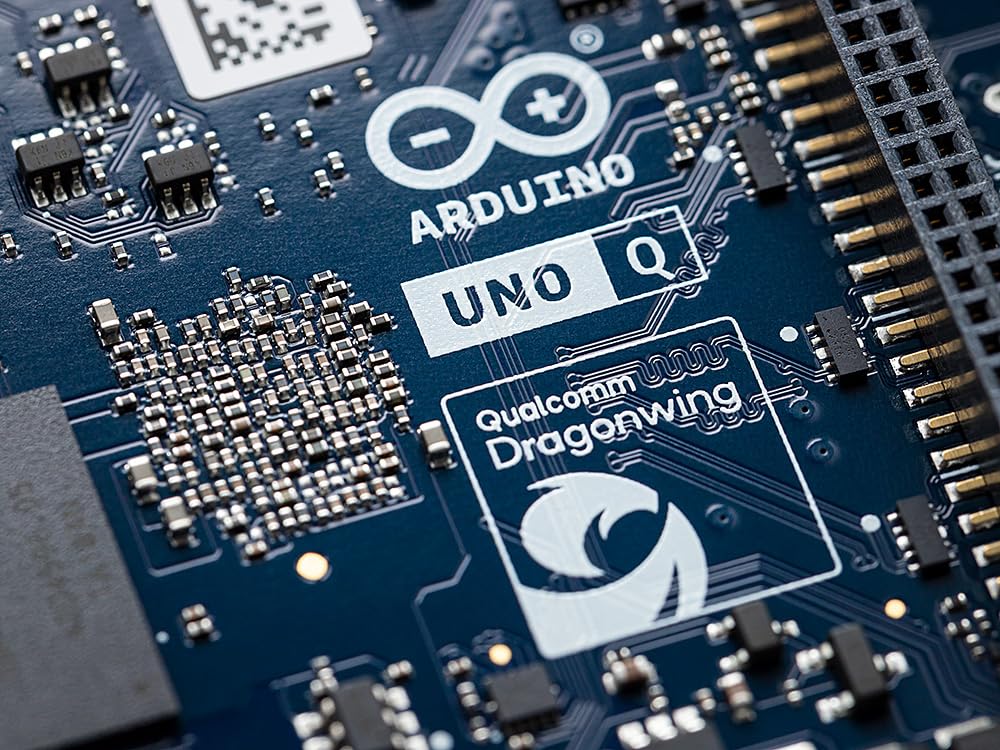 Arduino® UNO™ Q 2GB[ABX00162] - Carte Hybride, microprocesseur Qualcomm Dragonwing QRB2210 (MPU) et microcontrôleur STM32U585 (MCU), AI Vision, Voice, IoT, Robotics, Linux Debian OS, Wi-FI 5, USB-C