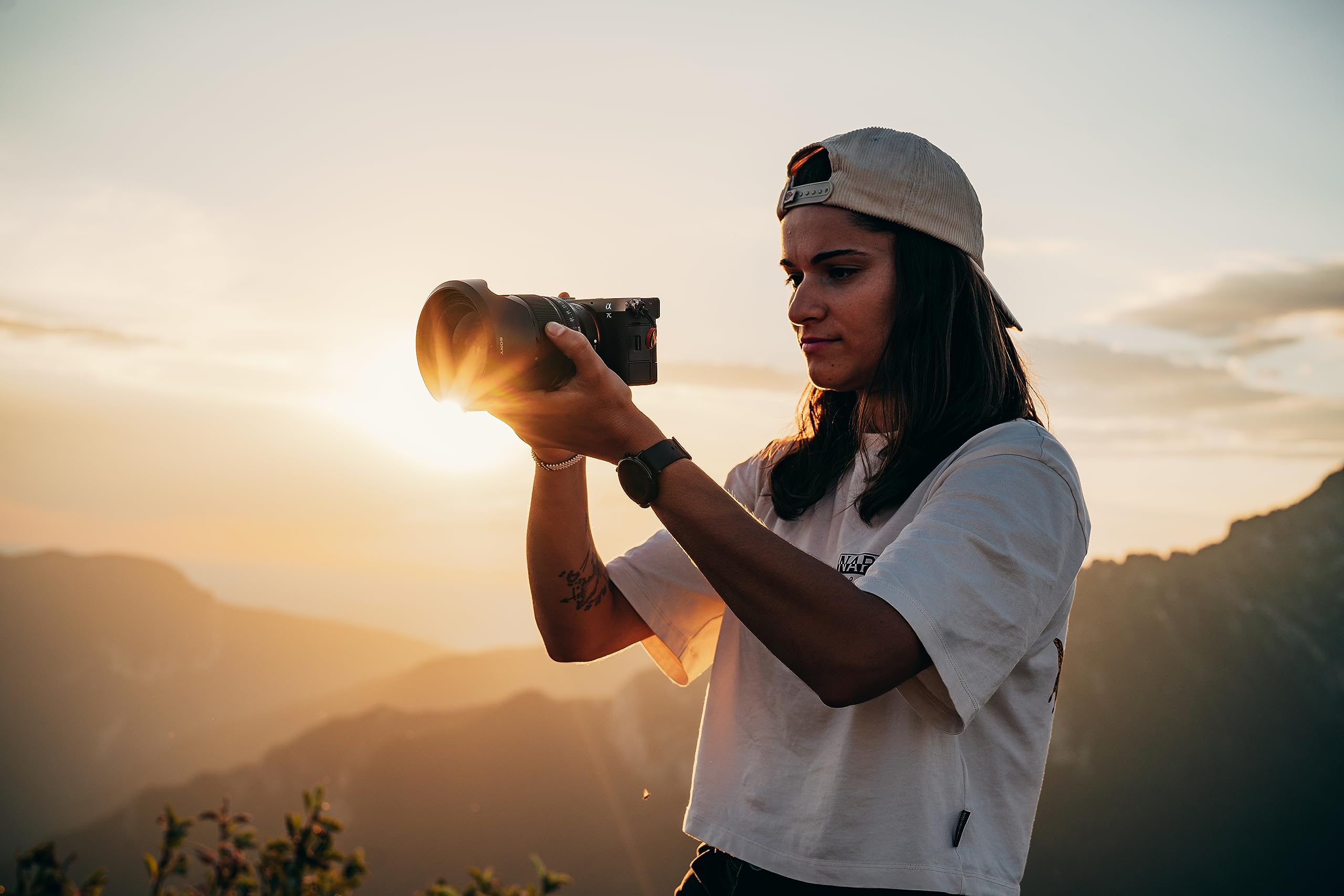 Sony Alpha 7C II – 33 MP Fotocamera mirrorless full frame, autofocus in tempo reale, 10 fps, video 4K, touchscreen inclinabile, compatta e leggera (nera)