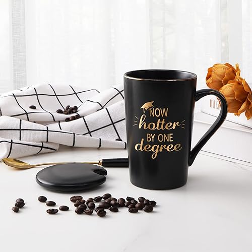 Miniatura 4 de YHRJWN Regalos de graduación de Navidad, taza de café Now Hotter By One Grad, regalos de graduación para ella, él, niñas, amigos, regalo de Navidad