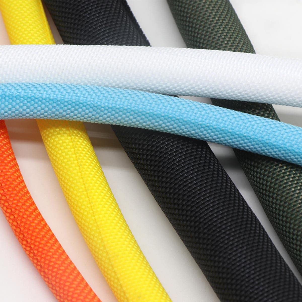 Selbstschließender Schlauch Zum Kabel Schützen – Flexibel & Wiederverwendbar
