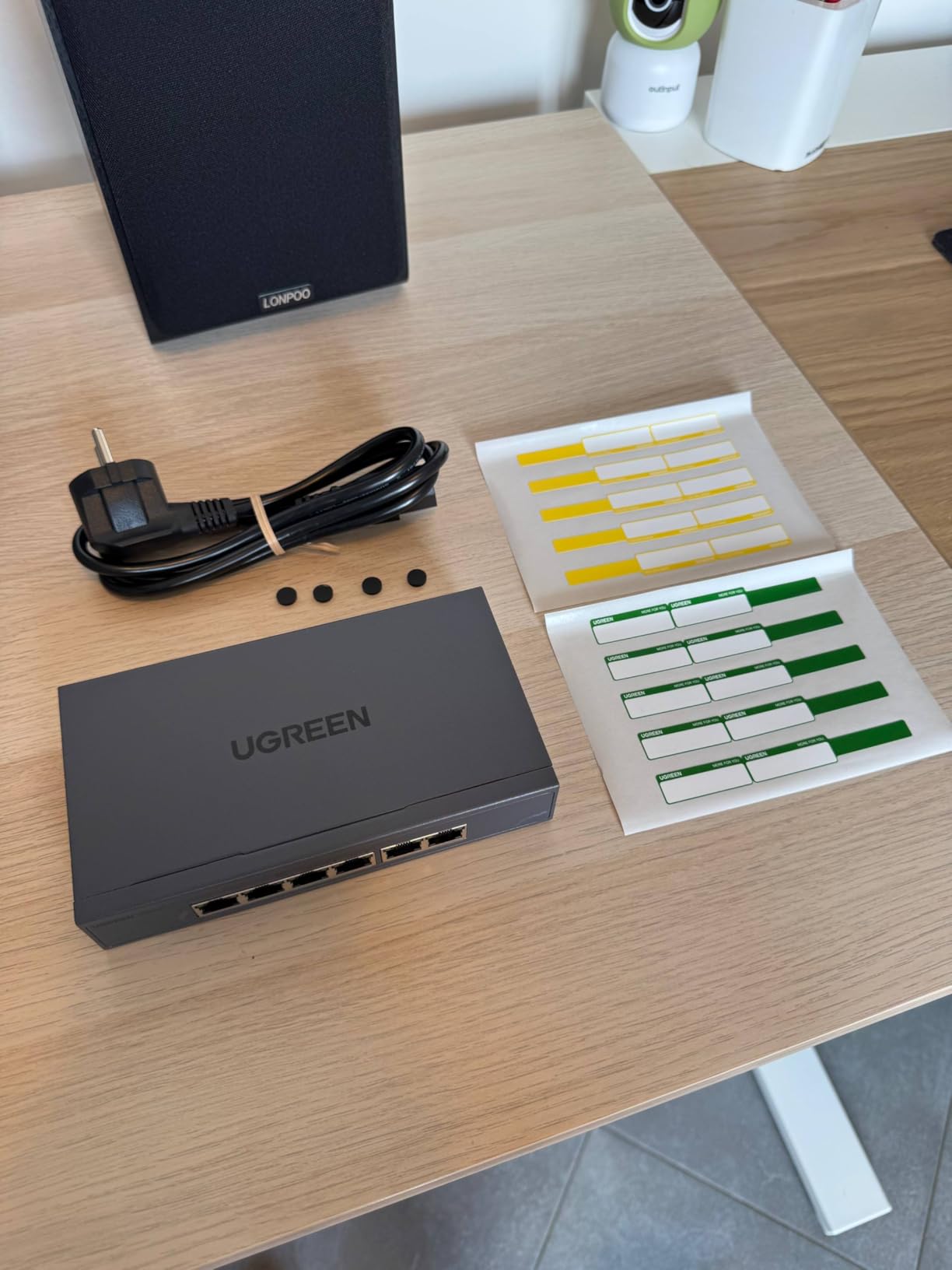 Switch PoE non gestito a 6 porte 2.5 Gb con 4 porte PoE Base-T 2.5G, uplink 2*10G SFP+, 802.3af/at (PoE+), capacità di commutazione 60Gbps, switch PoE GigaPlus 2.5Gb per NAS/PC 2.5Gb, Router