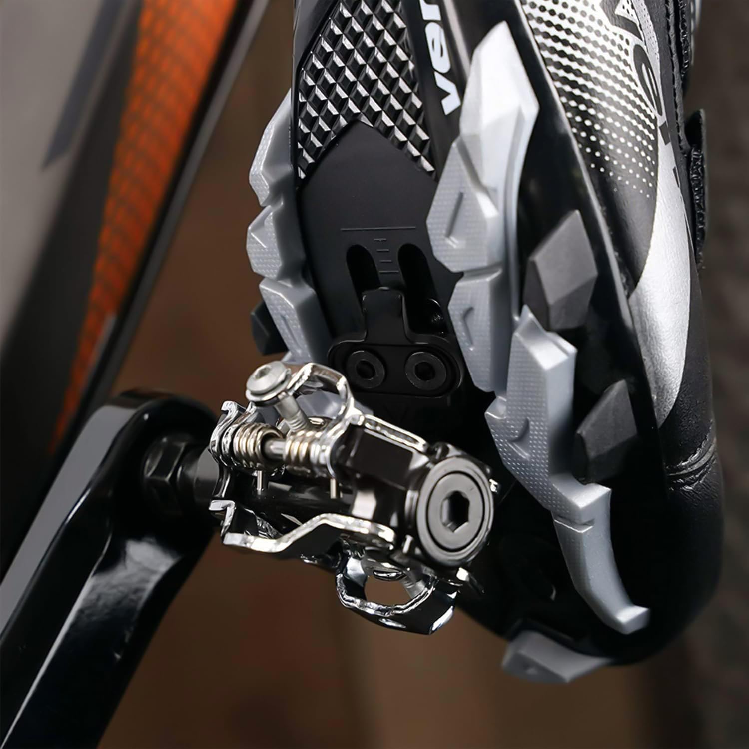 2 Pezzi Tacchetti per Bici, Compatibili con SPD SM-SH51, Acciaio Tacchetti per Scarpe da Bicicletta Forti Tacchetti per Pedali MTB Mountain Bike Tacchetti per Scarpe da Spinning