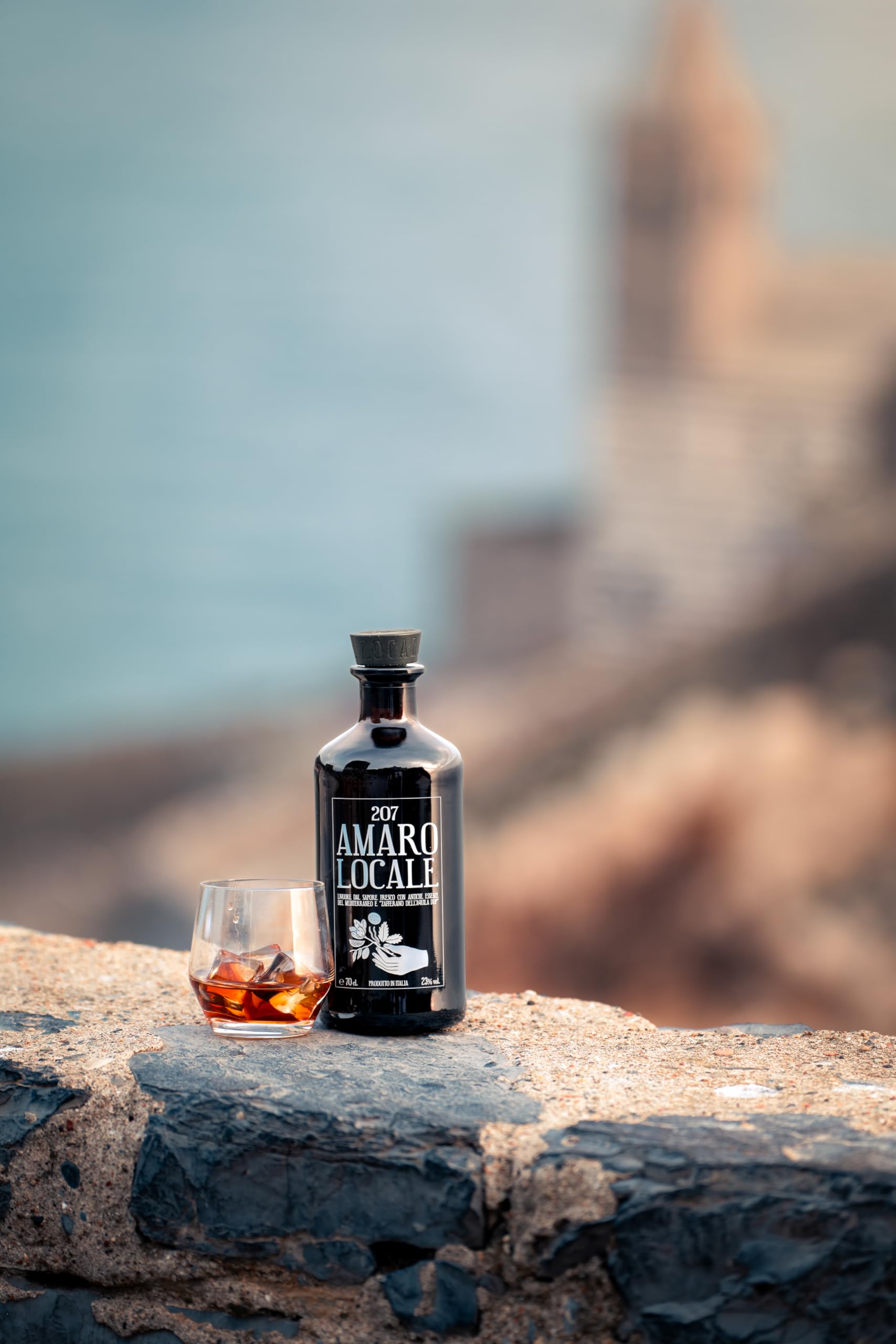 207 Amaro Locale, Miglior Amaro al Mondo 2024, Confezione Regalo, con Zafferano DOP, vol 23%, 70 CL