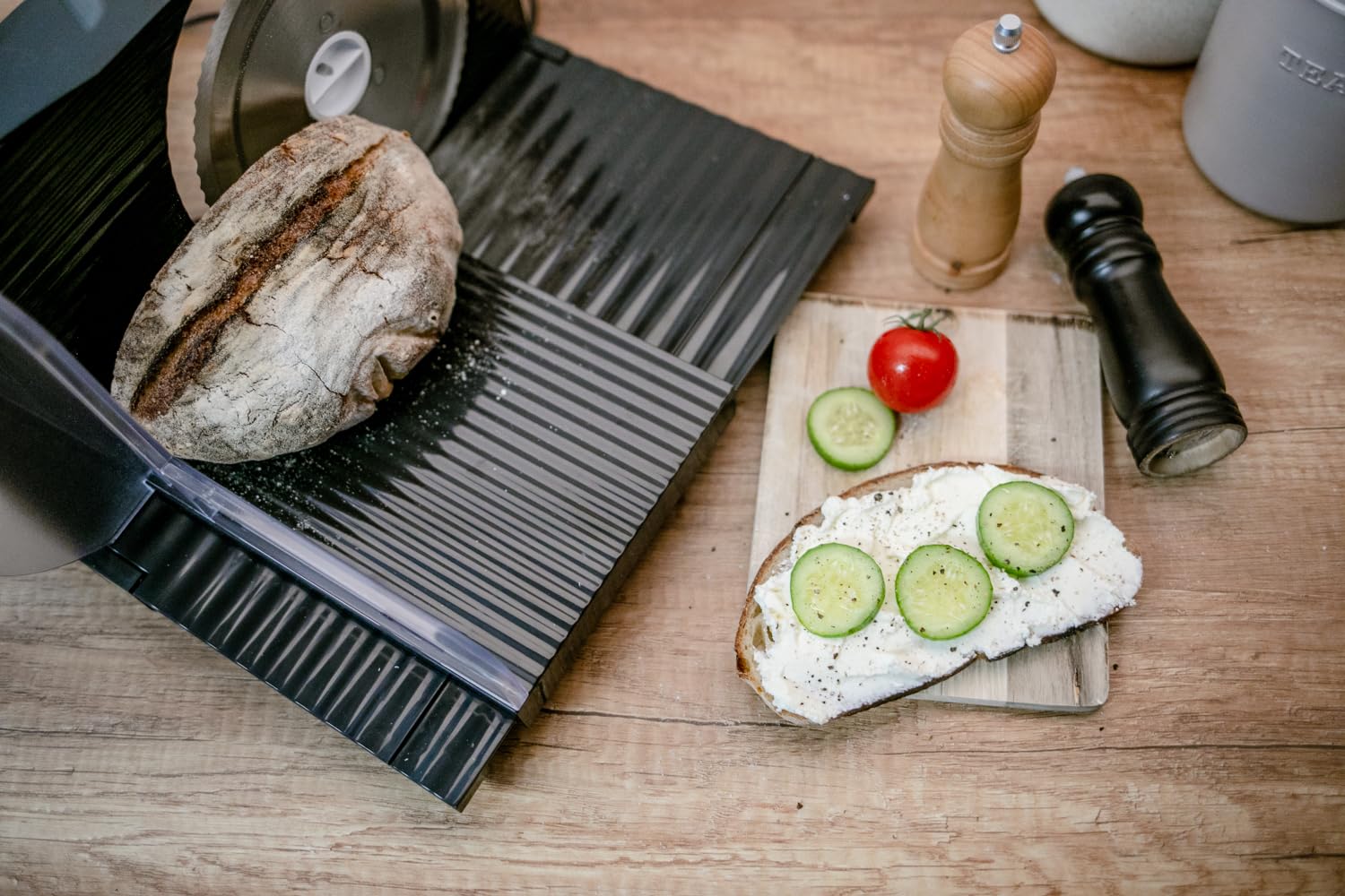 Steba AS 100 Allesschneider | Edelstahlmesser, Wellenschliff