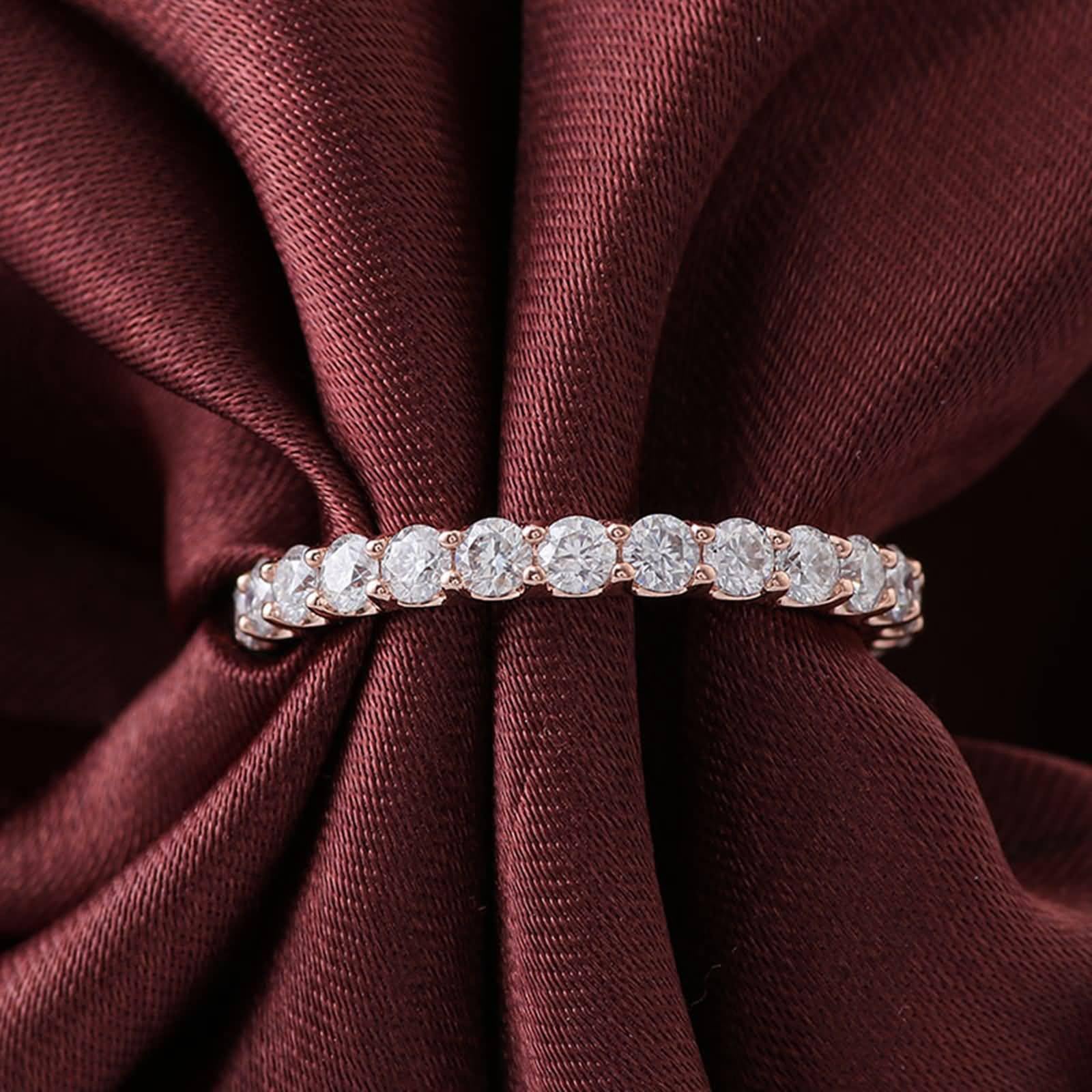 Donna Oro rosa Anelli di fidanzamento Eternità Moissanite da 2,4 mm per lei