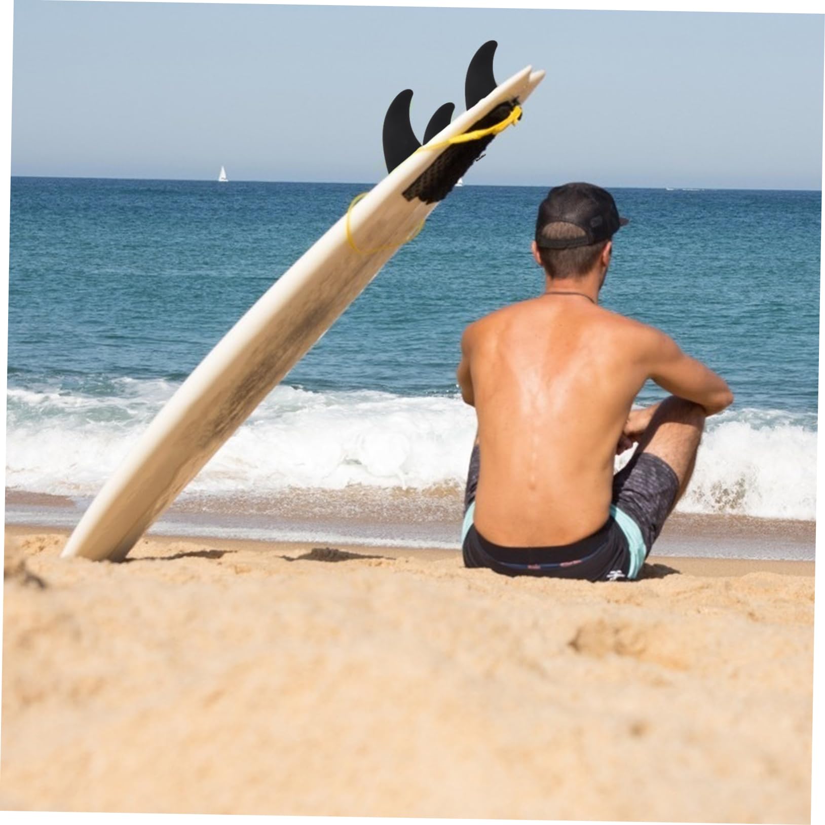 Lot de 3 Ailerons de Surf Centraux en Nylon Noir, à Clipser, pour Planche de Surf, Maintien Renforcé et Virages Serrés | Pivot Facile, Forte Flexion L’eau, Lot de 3 Pièces, Compatible Longboard