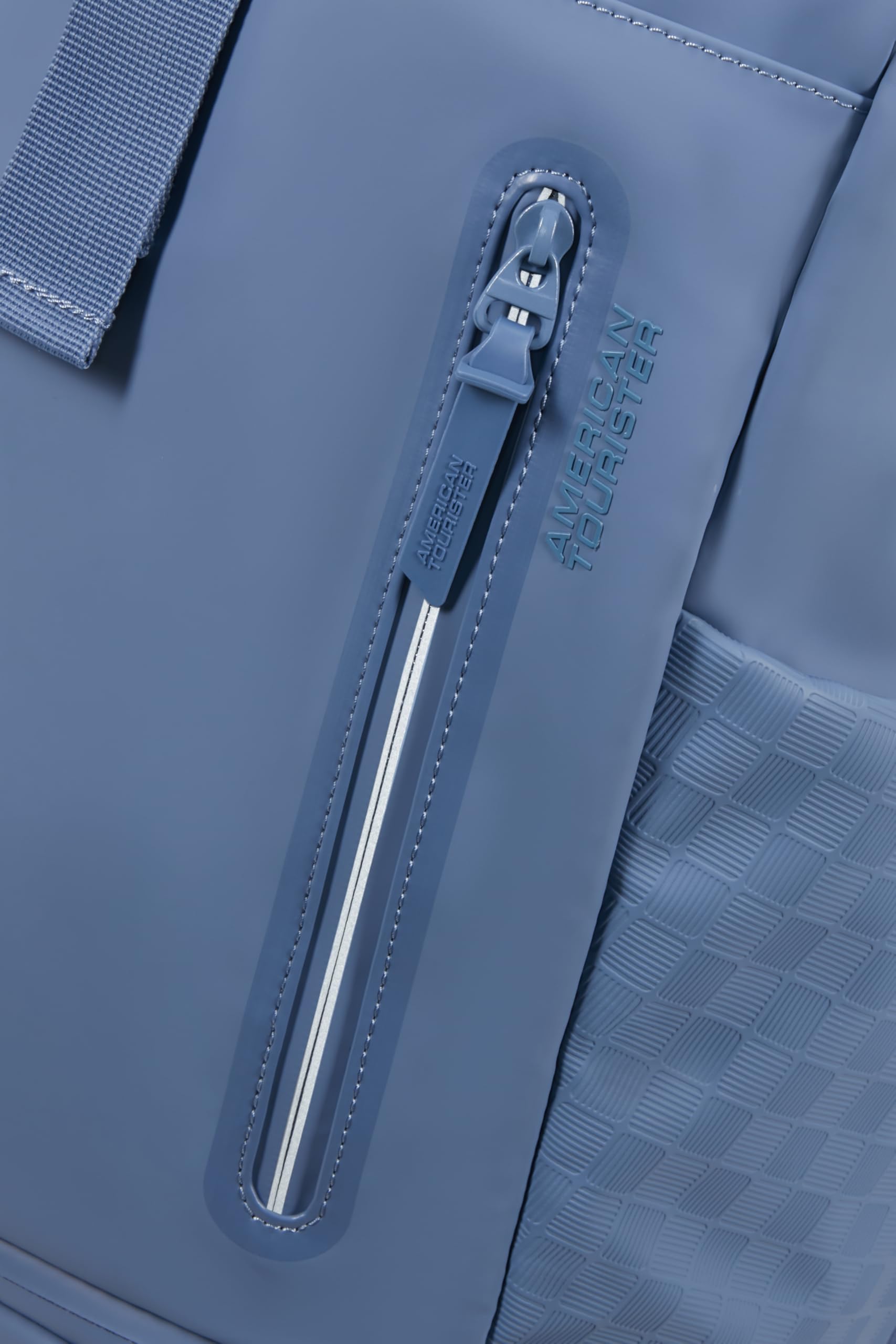 American Tourister Urban Tide - Zaino PC Rolltop 15.6", Zaino Business & Viaggio Idrorepellente con Scomparto Scarpe/Vestiti, per Ufficio, Scuola & Università - Blu (Storm Blue)