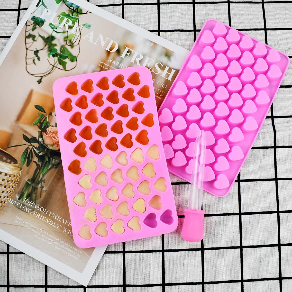 Paquete de 2 mini moldes de silicona con 2 cuentagotas, molde de corazón para cubitos de hielo, mini moldes en forma de corazones para hornear, moldes de silicona para chocolate, gomitas, caramelos 7