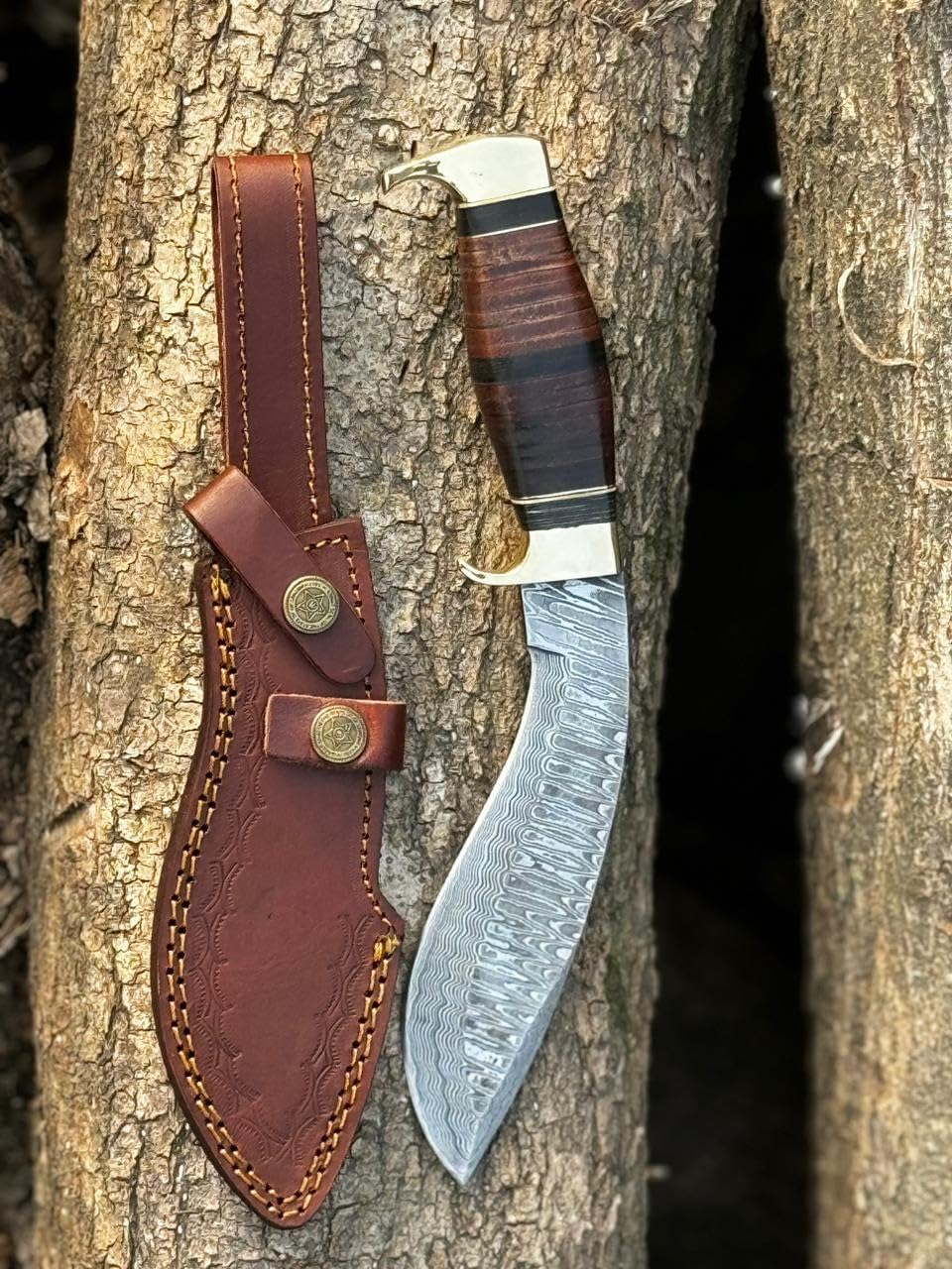 Handmade Damascus Steel Kukri Knife Fixed Blade Knives with Leather Sheath, Full Tang Heavy Duty Kukries for Hunting, Hiking Camping Gift for Man.