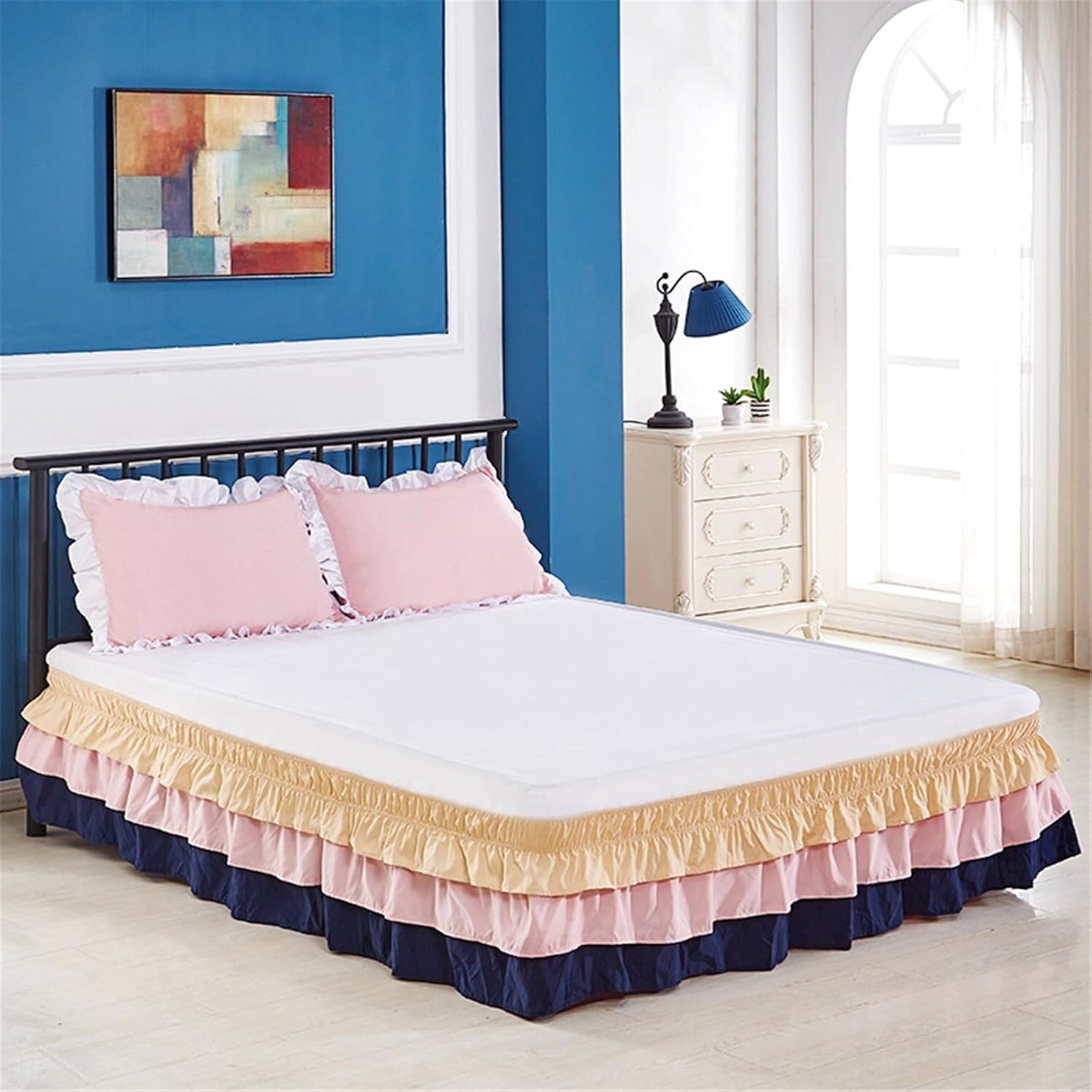 Jupe de lit plissée 38cm pour cacher le sommier et couvre-lit matelassé bleu nuit ajusté