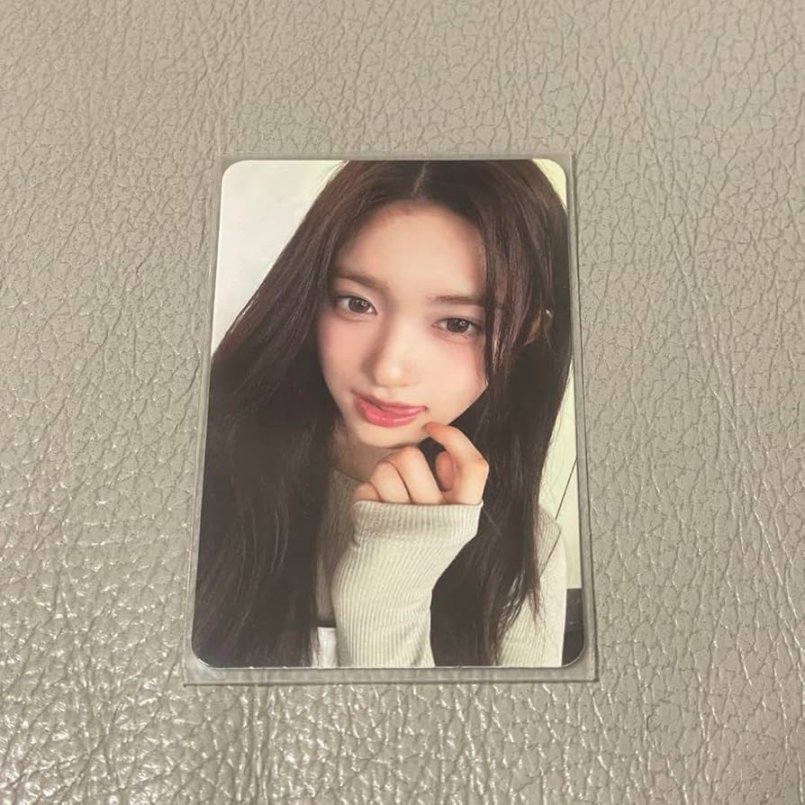 Amazon.co.jp: IVE イソ I'VE MINE 封入トレカ 公式 : おもちゃ