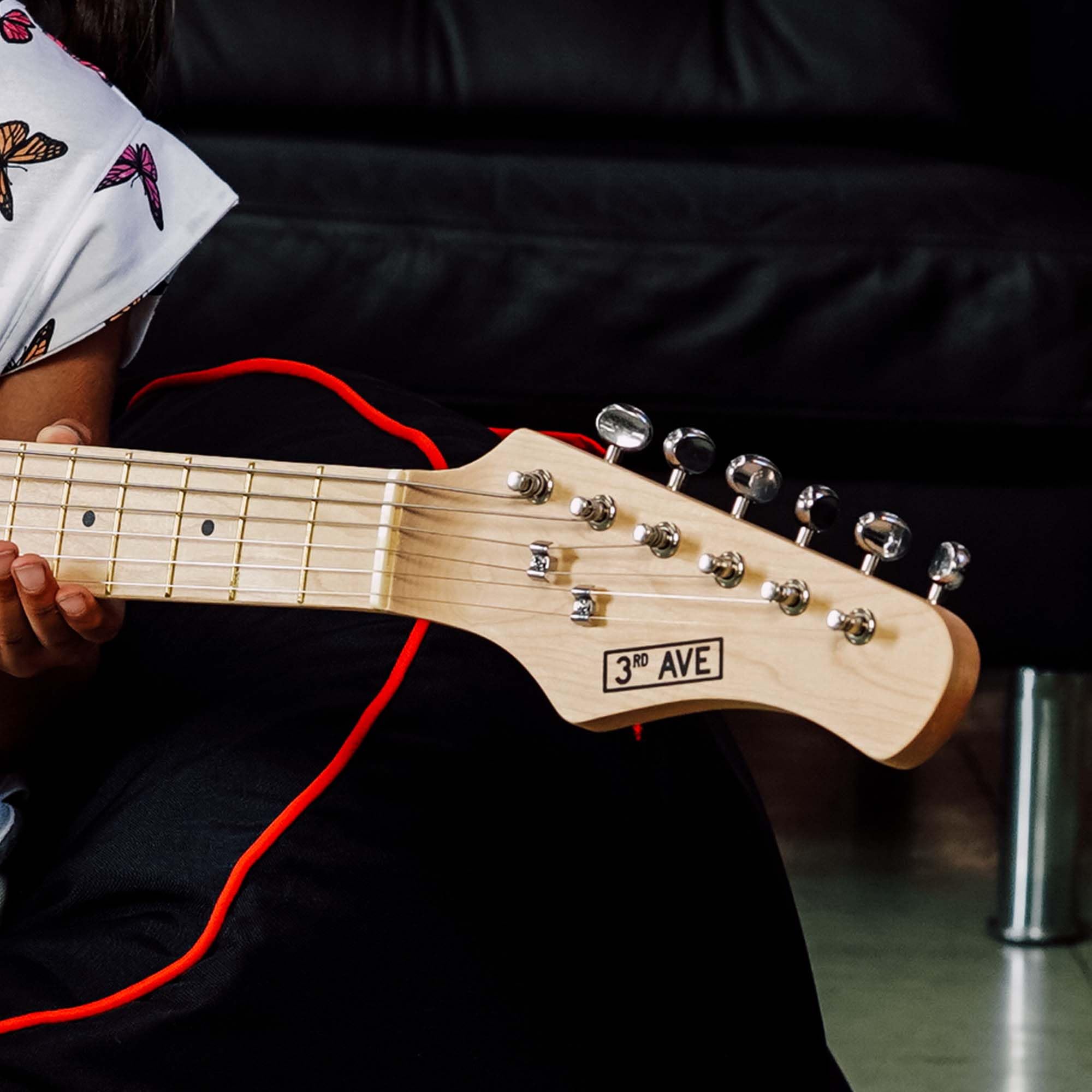 3rd Avenue Pack guitare électrique taille 1/4 pour débutants - ampli portable 5 W, câble, housse, médiators et sangle - Rose