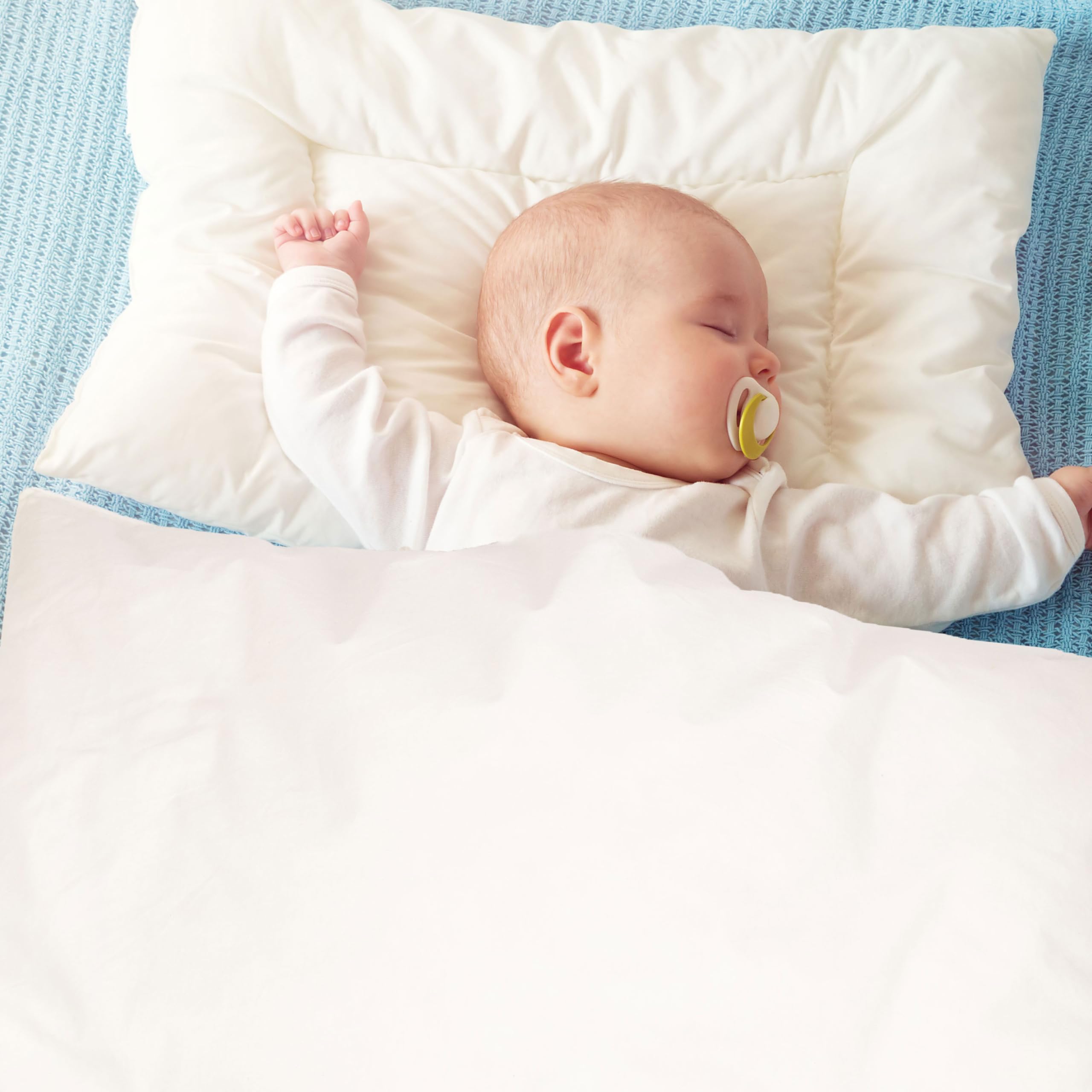 ZOLLNER Coperta per bambini in 30% Piume e 70% Piumette - Fodera traspirante in cotone - Made in Germany - lavabile a 60°C - 80x80 cm - Grado di calore 3 - Certificata Oeko Tex (R)