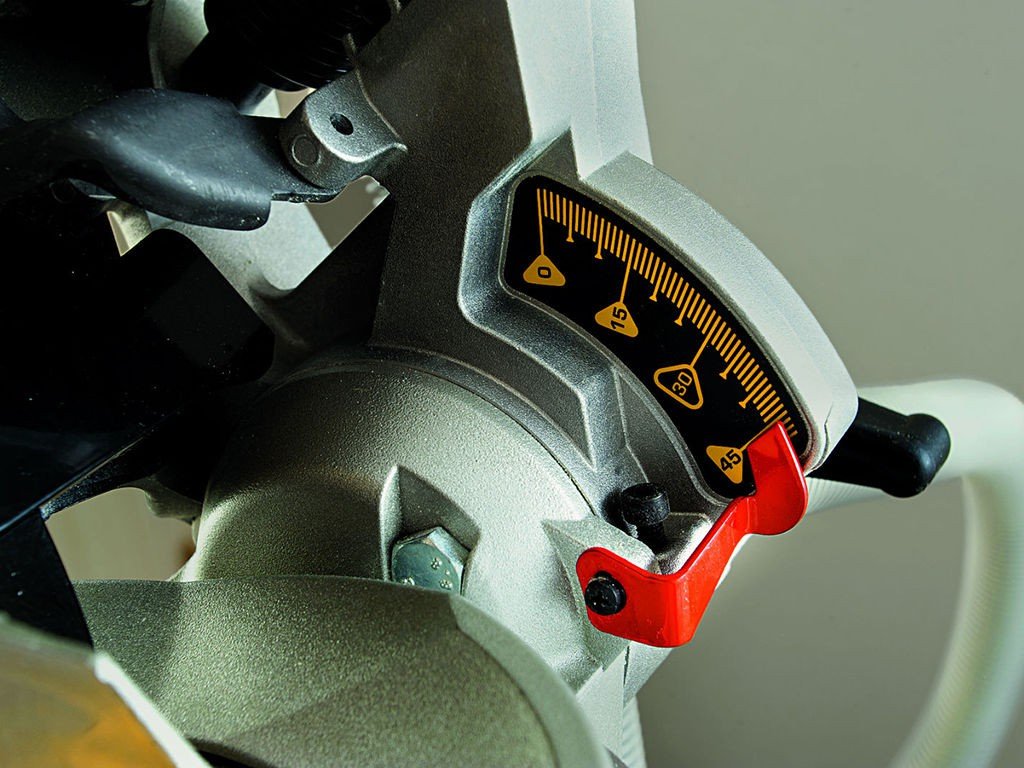 DeWalt D27113-QS Piła do cięcia ukośnego 15,9 cm 1600 W