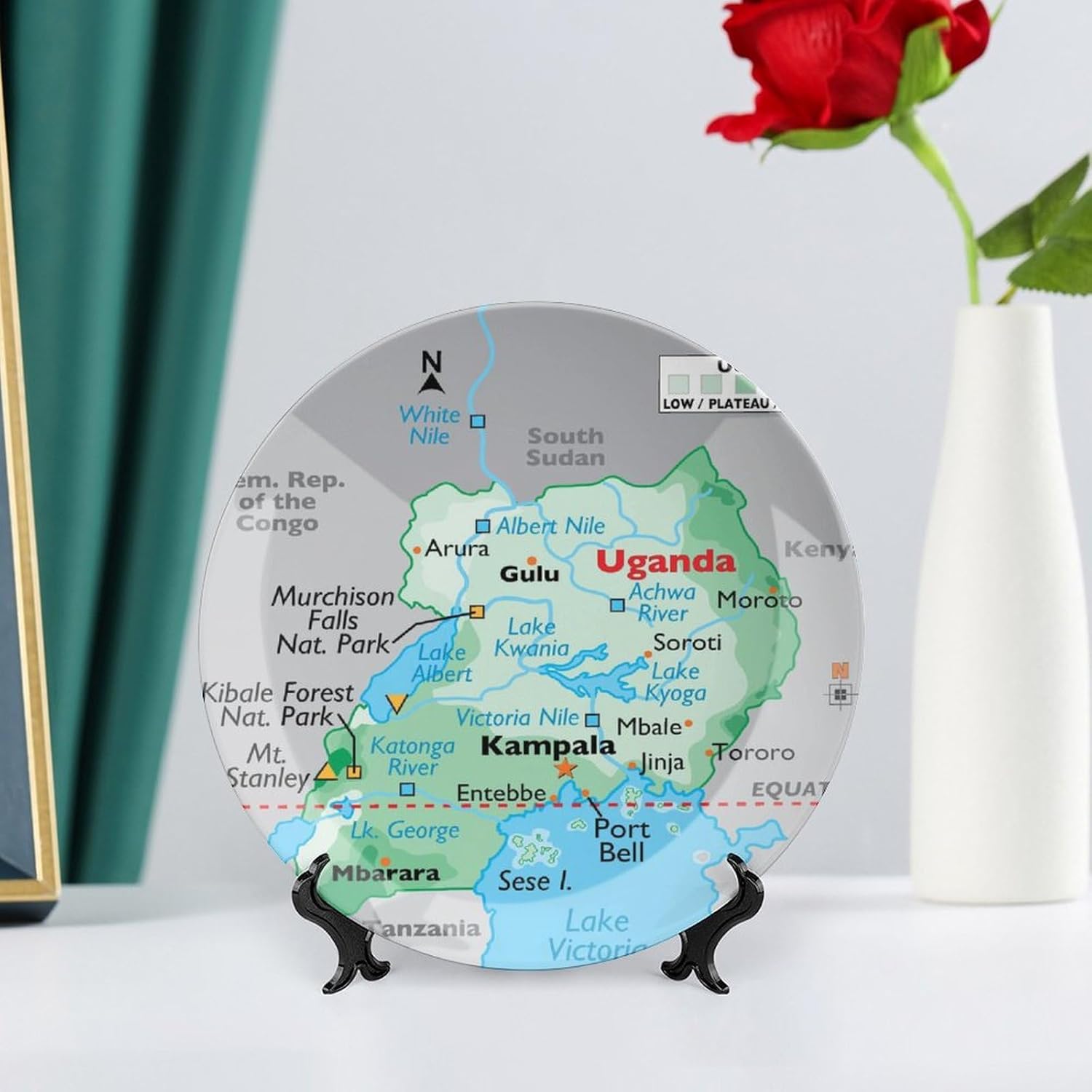 Maps of Uganda Bone China Decorative Plates are Suitable for Office Desktop Decoration and Wall Hanging Ceramics