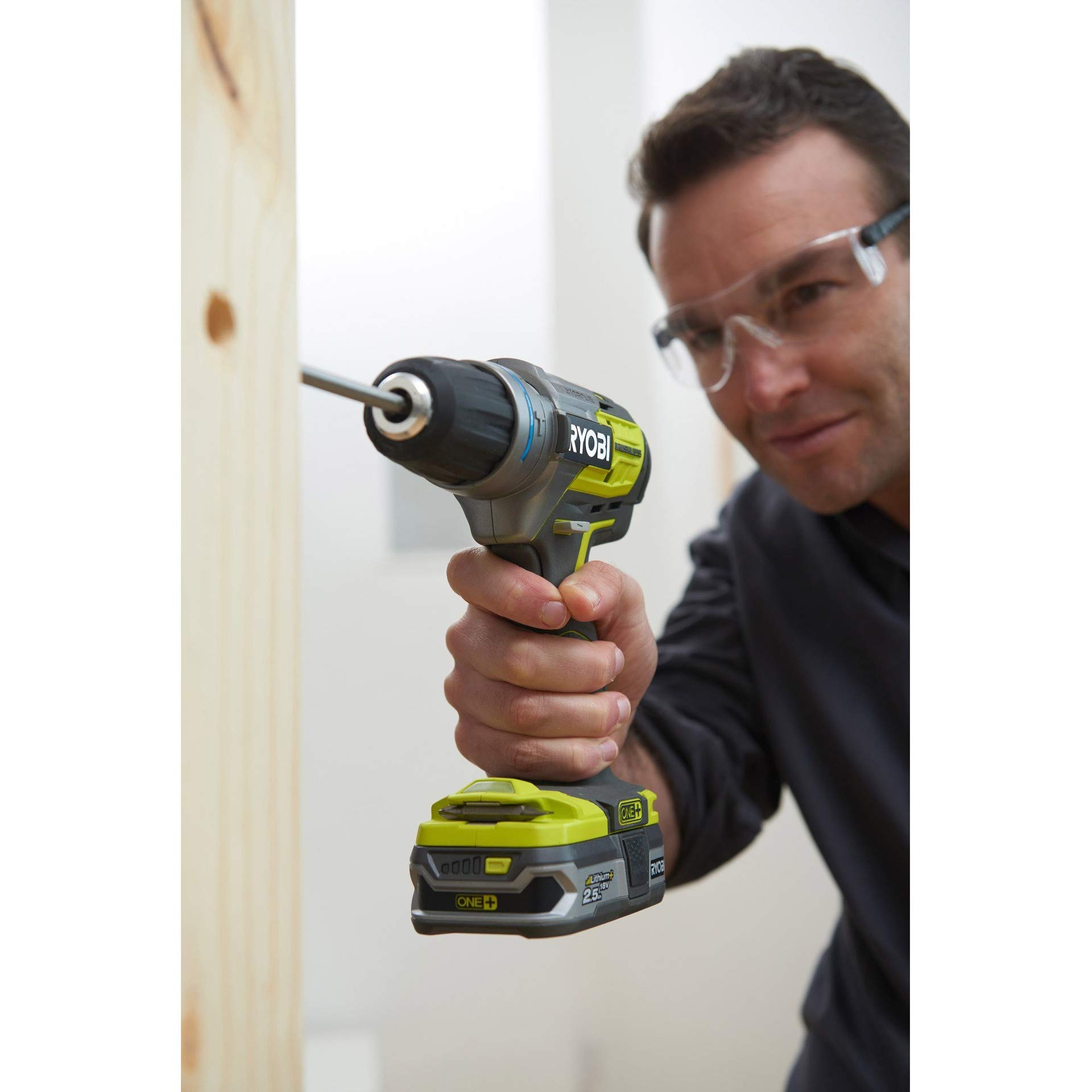 RYOBI - Perceuse a percussion Brushless 18V ONE + - 85 Nm - mandrin métal 13 mm - 2 baterie 5 Ah & 2 Ah, ładowanie, sac -