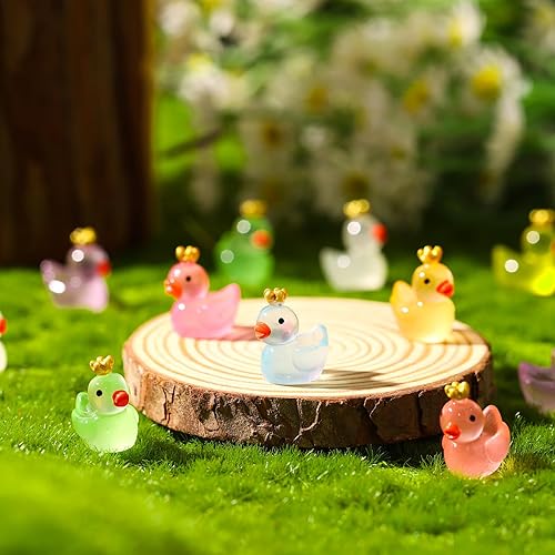 Miniatura 5 de Fuyamp 120 piezas de mini patos luminosos de resina con corona, figuras en miniatura, micro hadas, jardín, paisaje, acuario, pequeños patos,