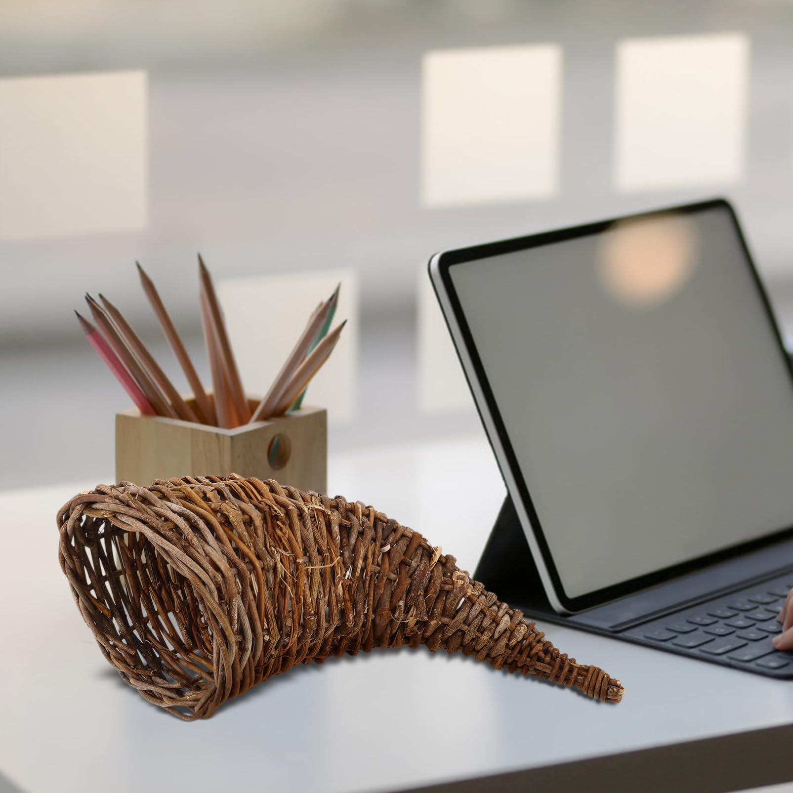 BESPORTBLE Cesto di Rattan Intrecciato a Forma di Corno di Bue Funzione di Contenitore Pratico e Decorazione Rustica per Tavolo da Pranzo e Cucina