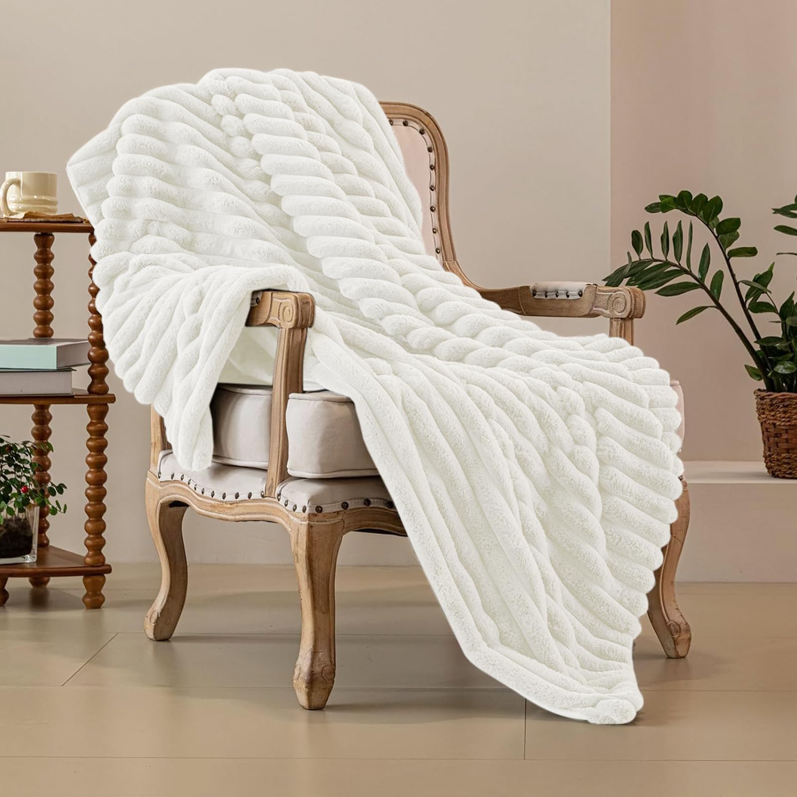 Kuscheldecke Kaninchen Plüsch Decke Super Soft Wohndecke Dick 540 G/M² Flanell Decke Couchdecke Warme Überwurfdecke Sofadecke Vielseitig Blanket Für Bett Sofa Schlafzimmer Büro Weiß 160 x 200cm