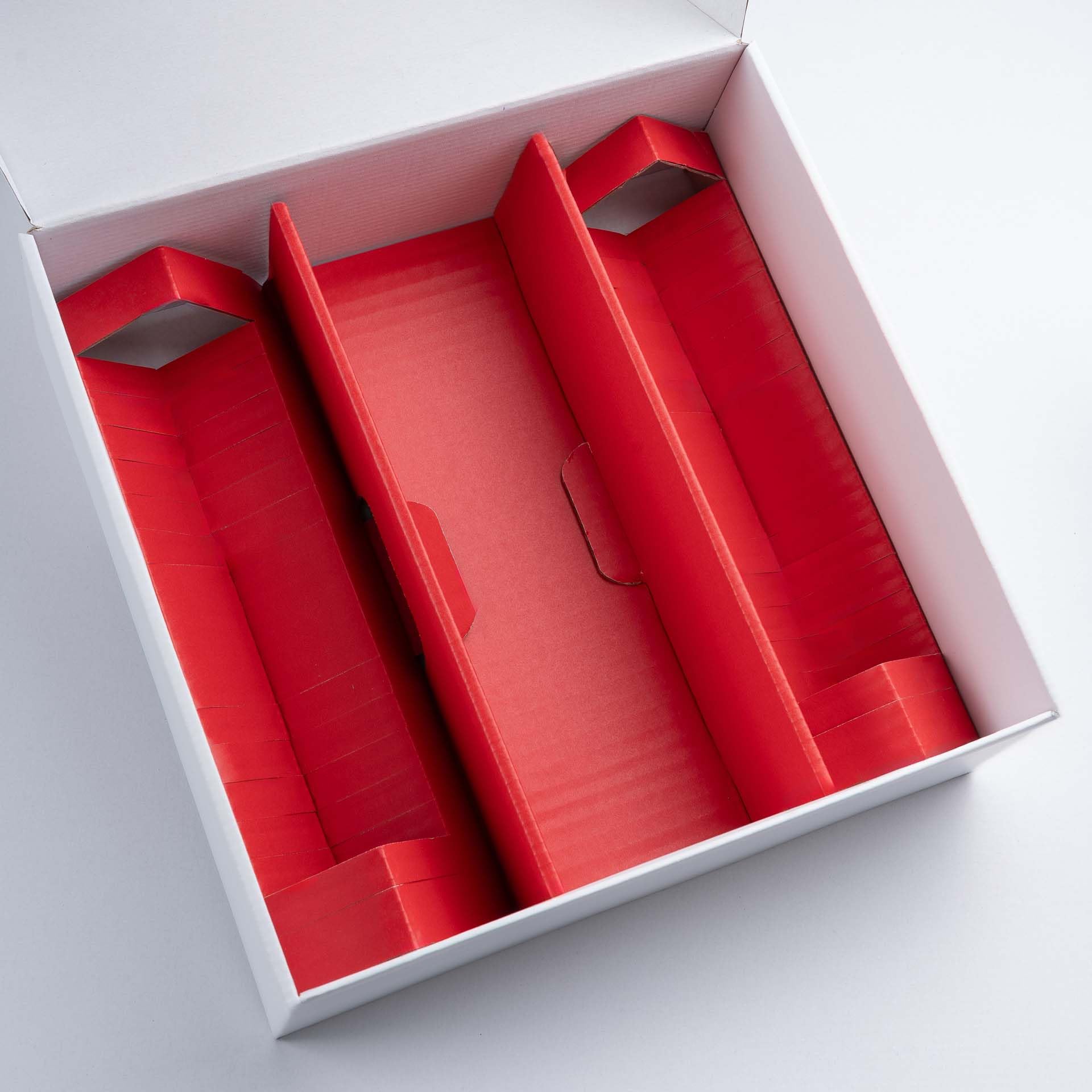 [BOXXCO] 25 Stück Einlagen für Geschenkboxen Rot Groß 904x286 mm - Variables Inlay mit 3 Fächern - Individuell anpassbare Facheinteilung für Präsentkartons